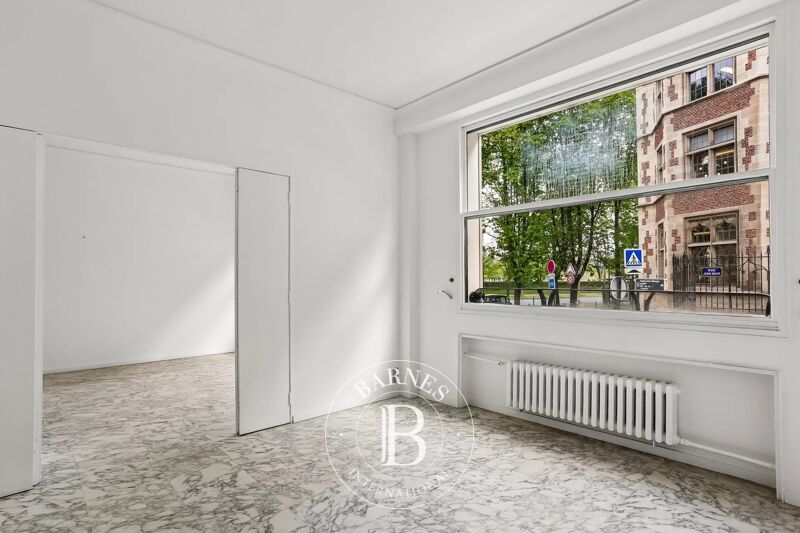 Paris 7 - Quai d'Orsay - 3 pièces - 1 chambre - Appartement à fort potentiel, possibilité 2 chambres