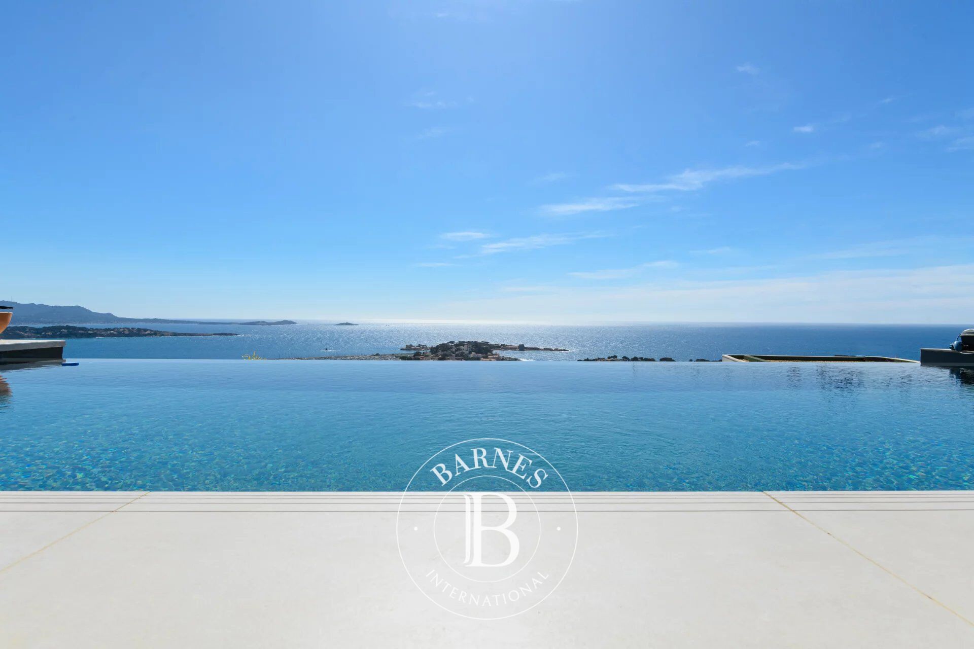 Villa Bandol - picture 1