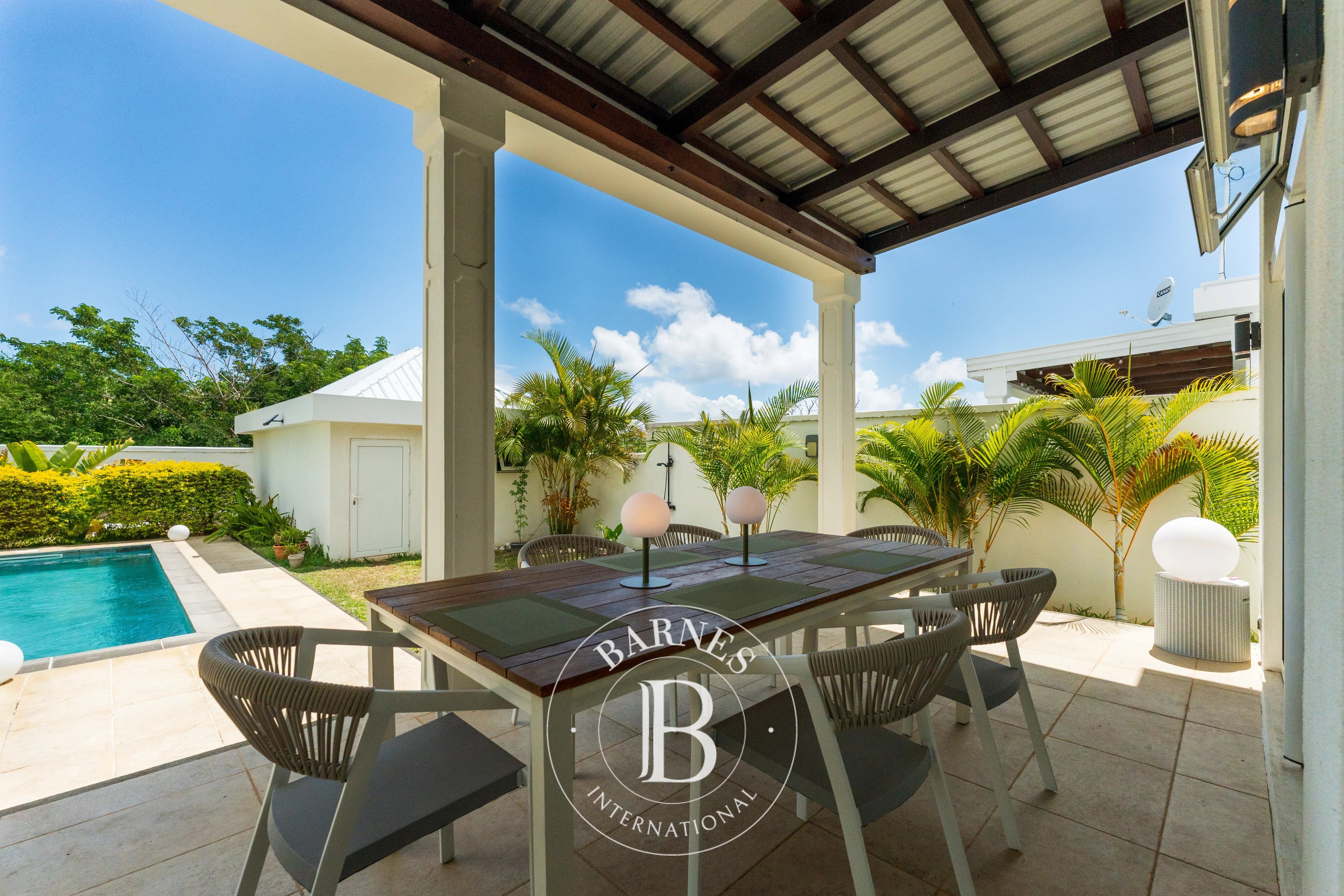 GRAND BAIE - Villa 4 Chambres avec Jardin & Piscine - picture 3