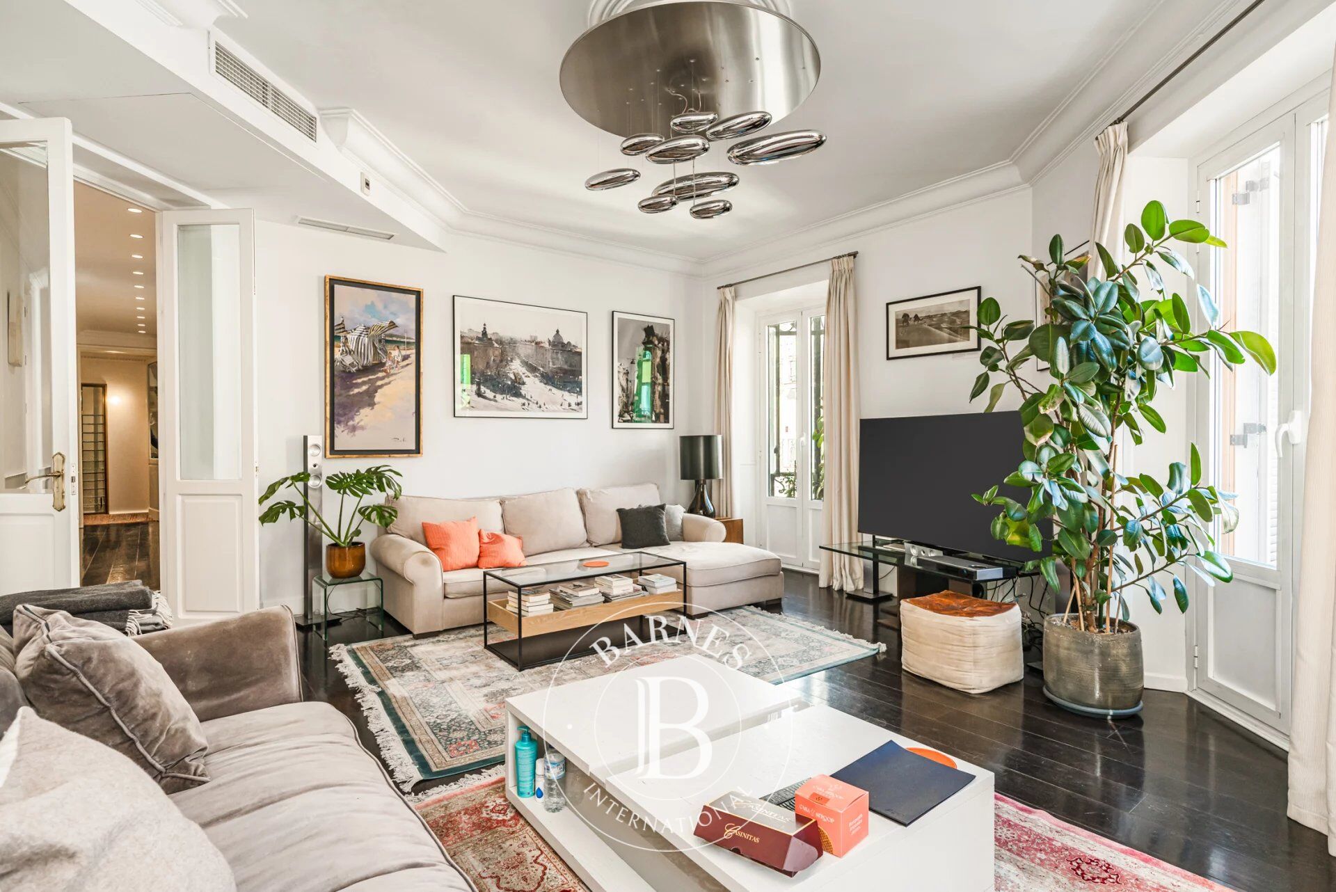 Planta alta con 8 balcones · Exterior total · Finca clásica · Garaje · Salamanca - picture 3