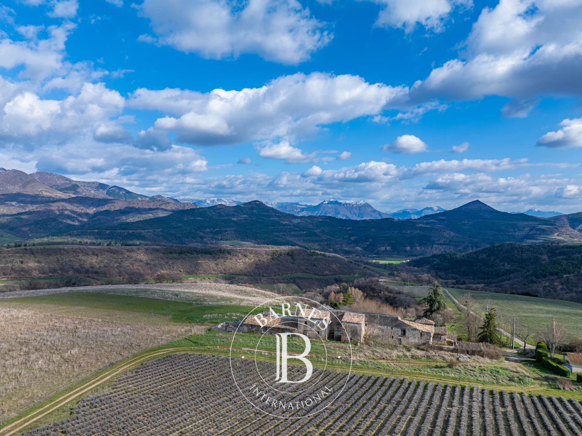 THOARD - 18th CENTURY PROPERTY OF 1500 M2 ON 15 HECTARES WITH PANORAMIC VIEWS - picture 2