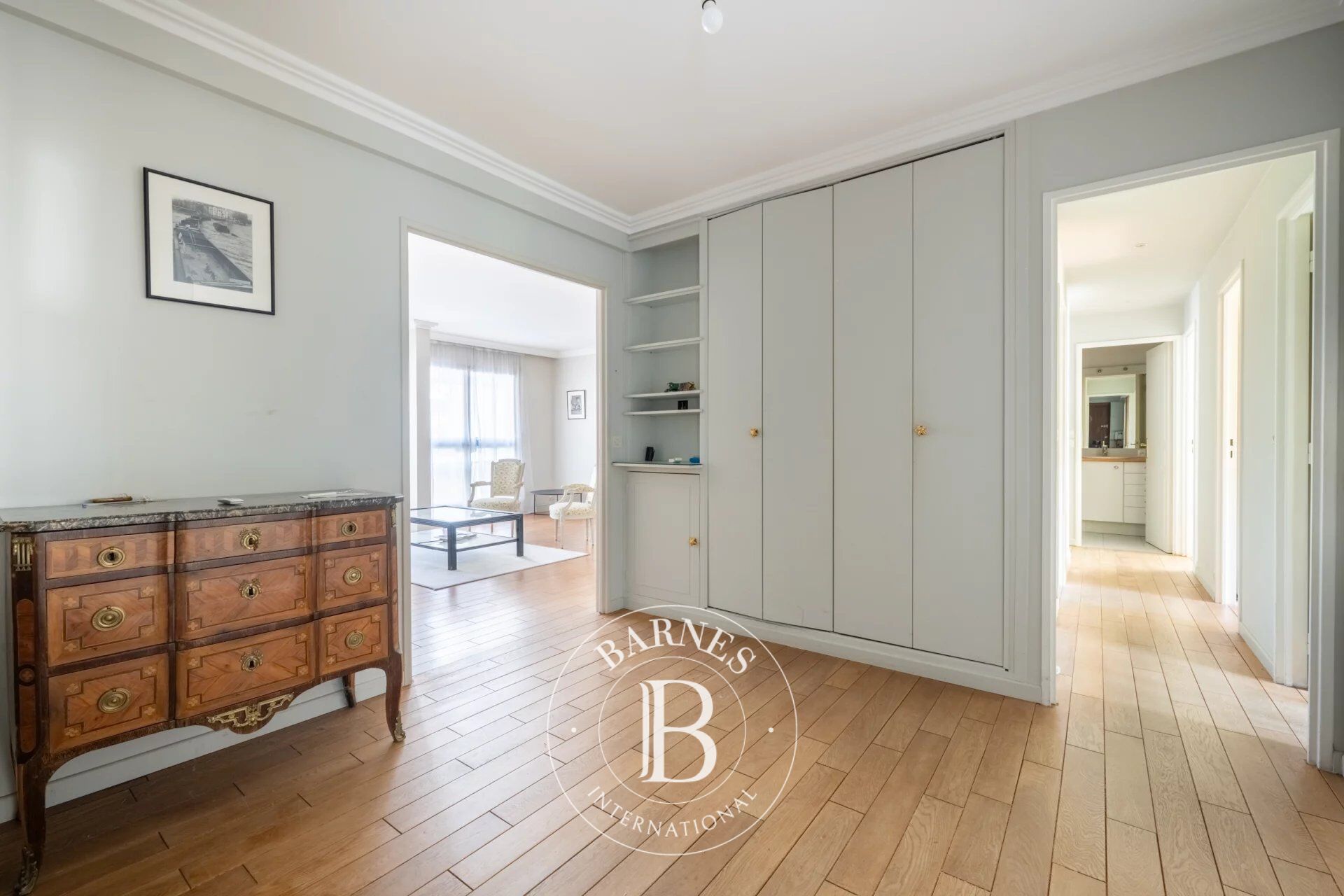 Le Chesnay - Appartement de 110.8 m² - 3/4 chambres - 2 places de parking - une cave - picture 1