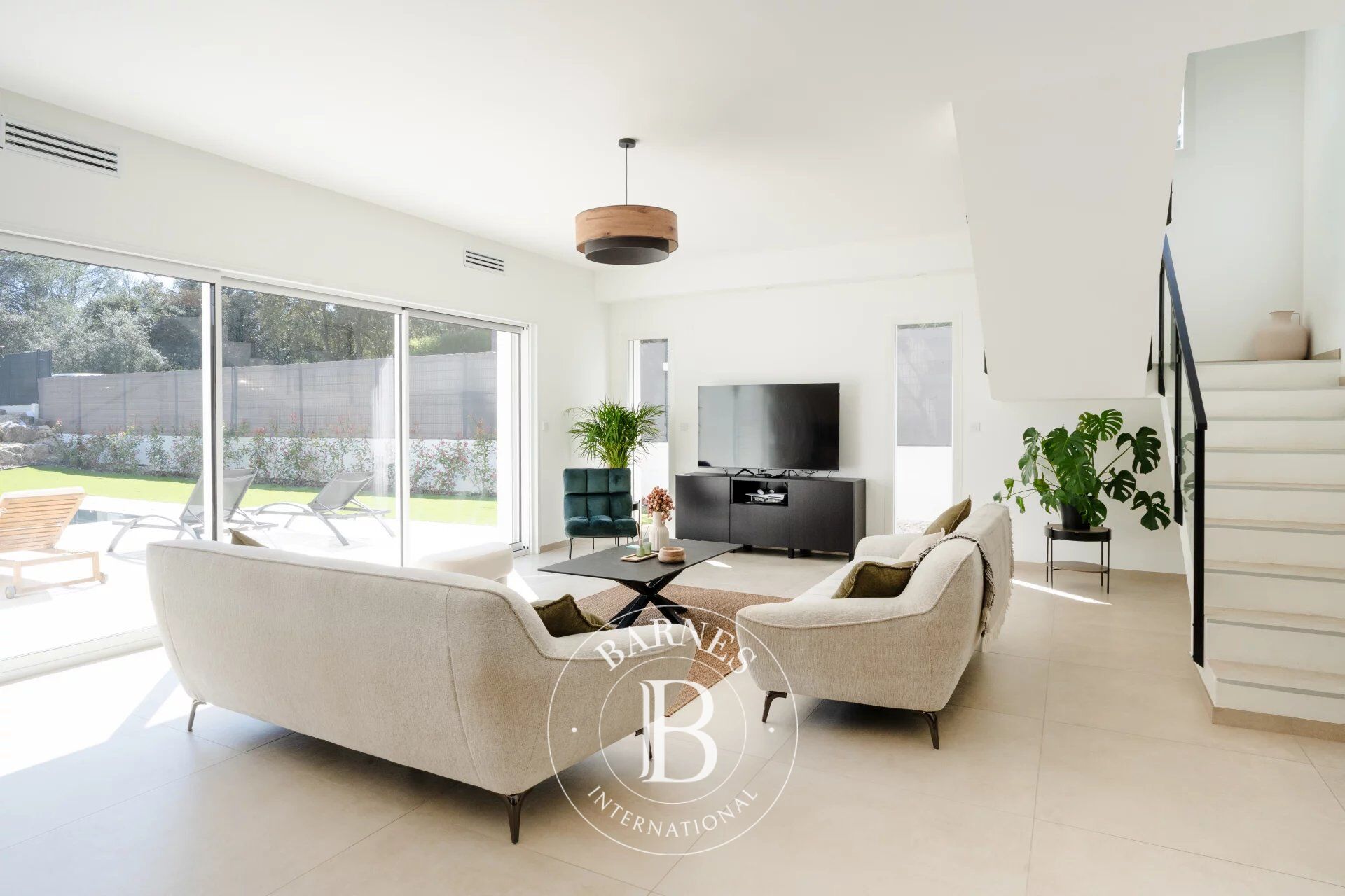 LOCATION MEUBLEE - Cabriès/Calas - 13min IBS - 5 chambres - Villa meublée - Piscine - Stationnements - picture 2