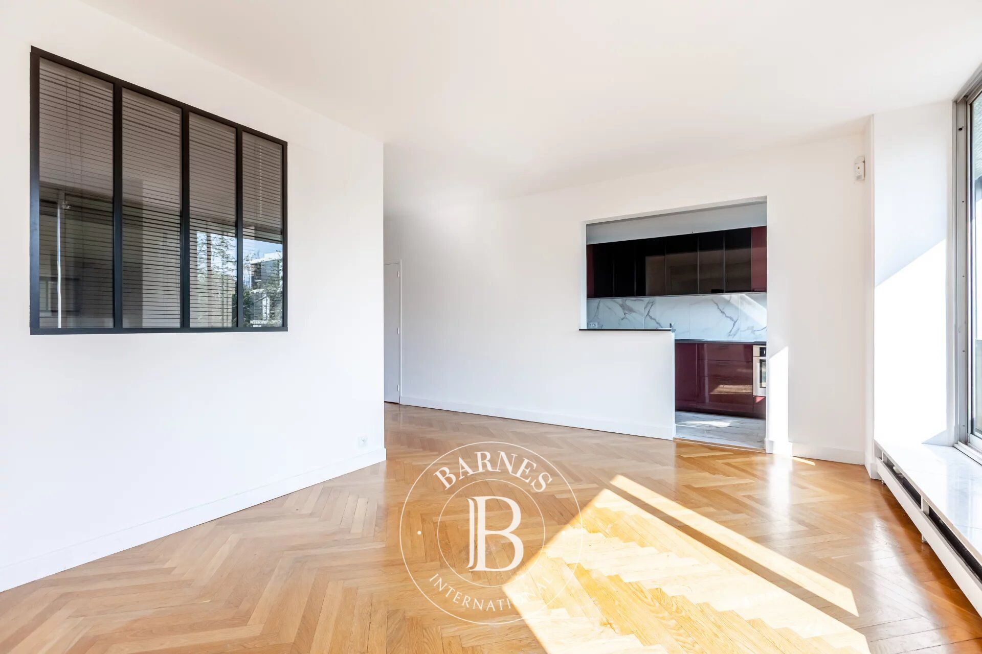 Barnes Boulogne - Large studio apartment - Top floor overlooking gardens - picture 3