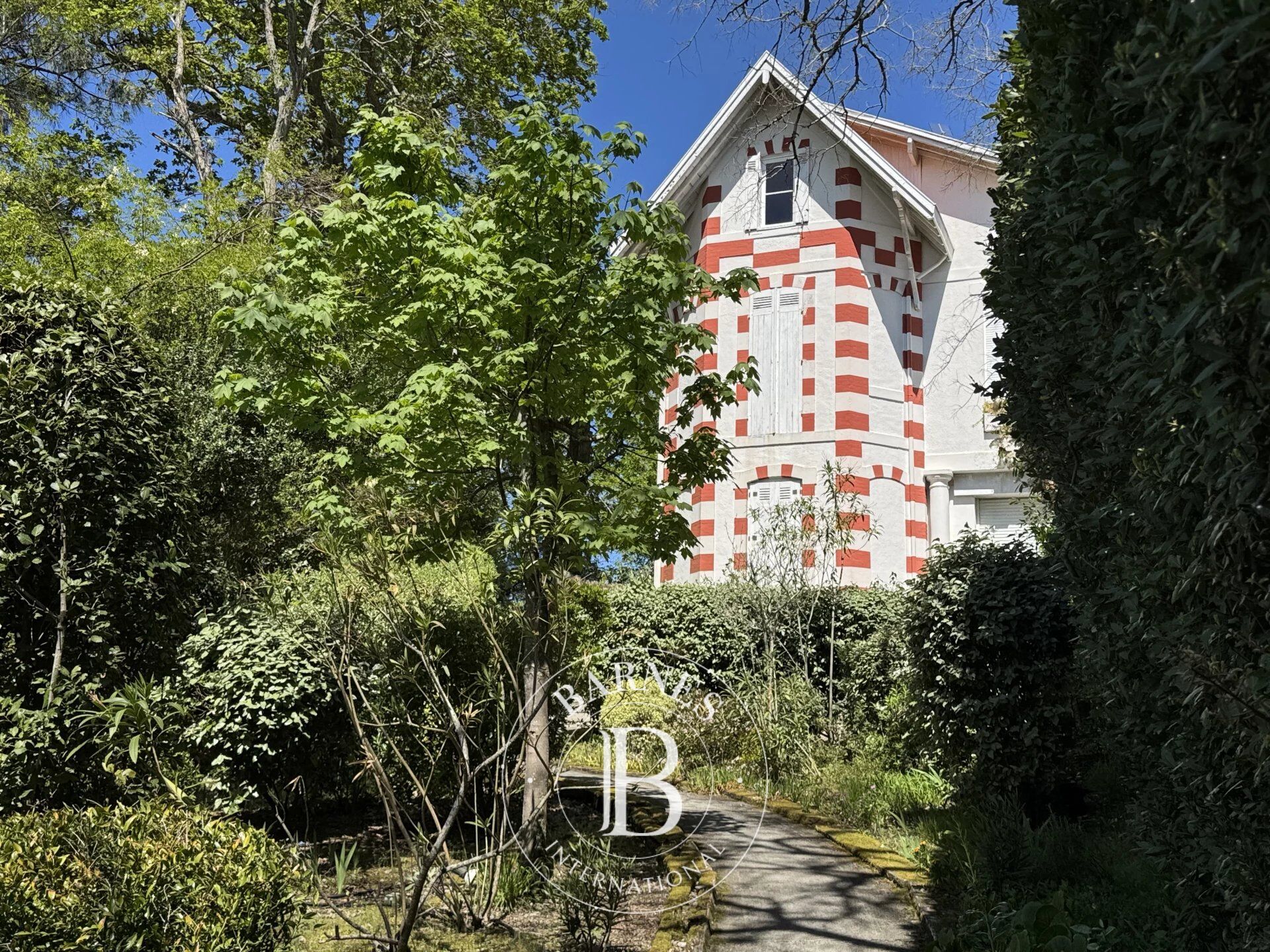 APPARTEMENT DE CHARME SOUS LES TOITS AVEC VUE PANORAMIQUE SUR LE BASSIN EN VILLE D’HIVER À ARCACHON - picture 2