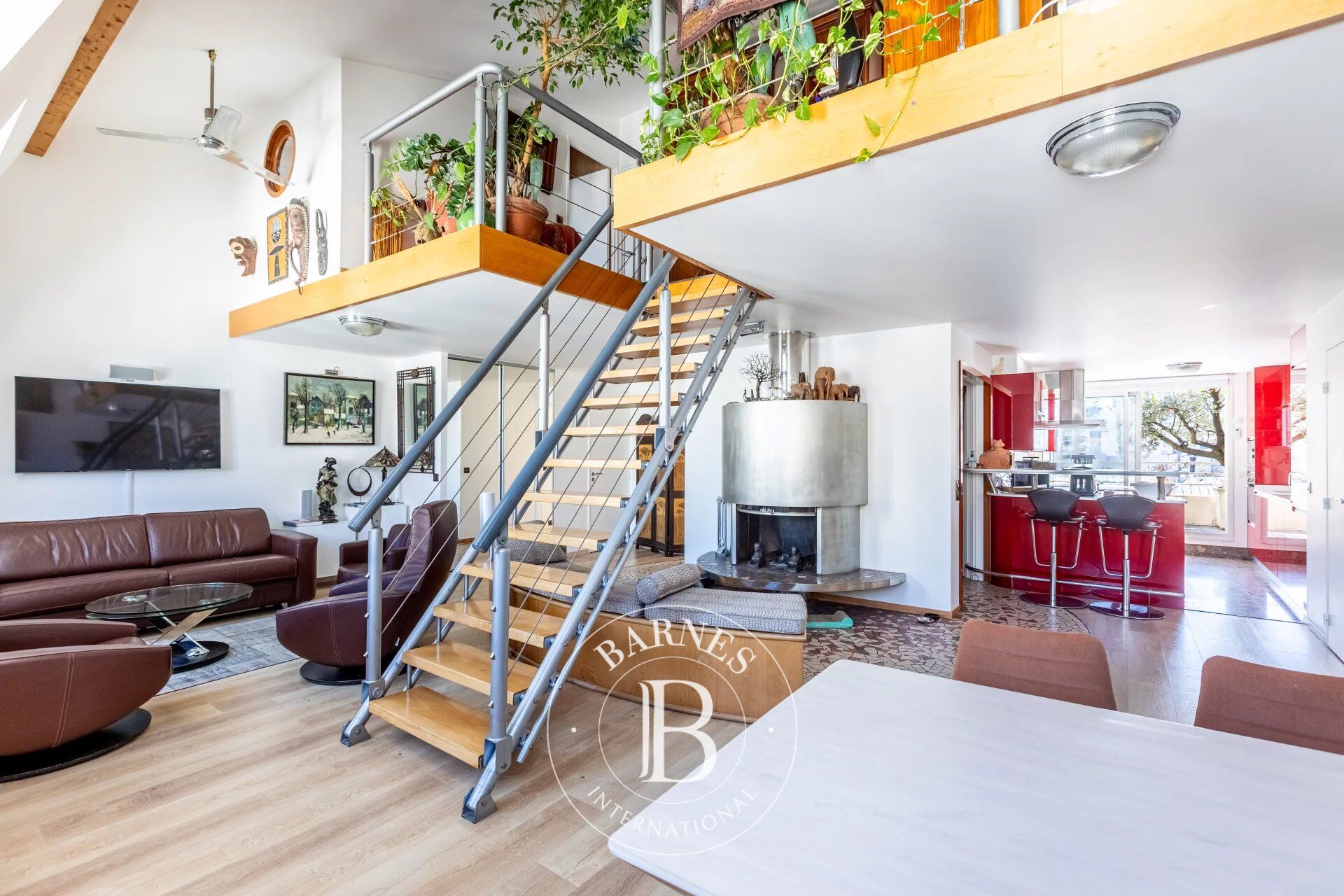 Exclusivité BARNES - RARE - Duplex 130,11 m² (106.22 m² Carrez)  - Terrasse de 19,15 m² - 3 chambres - Parking - picture 2