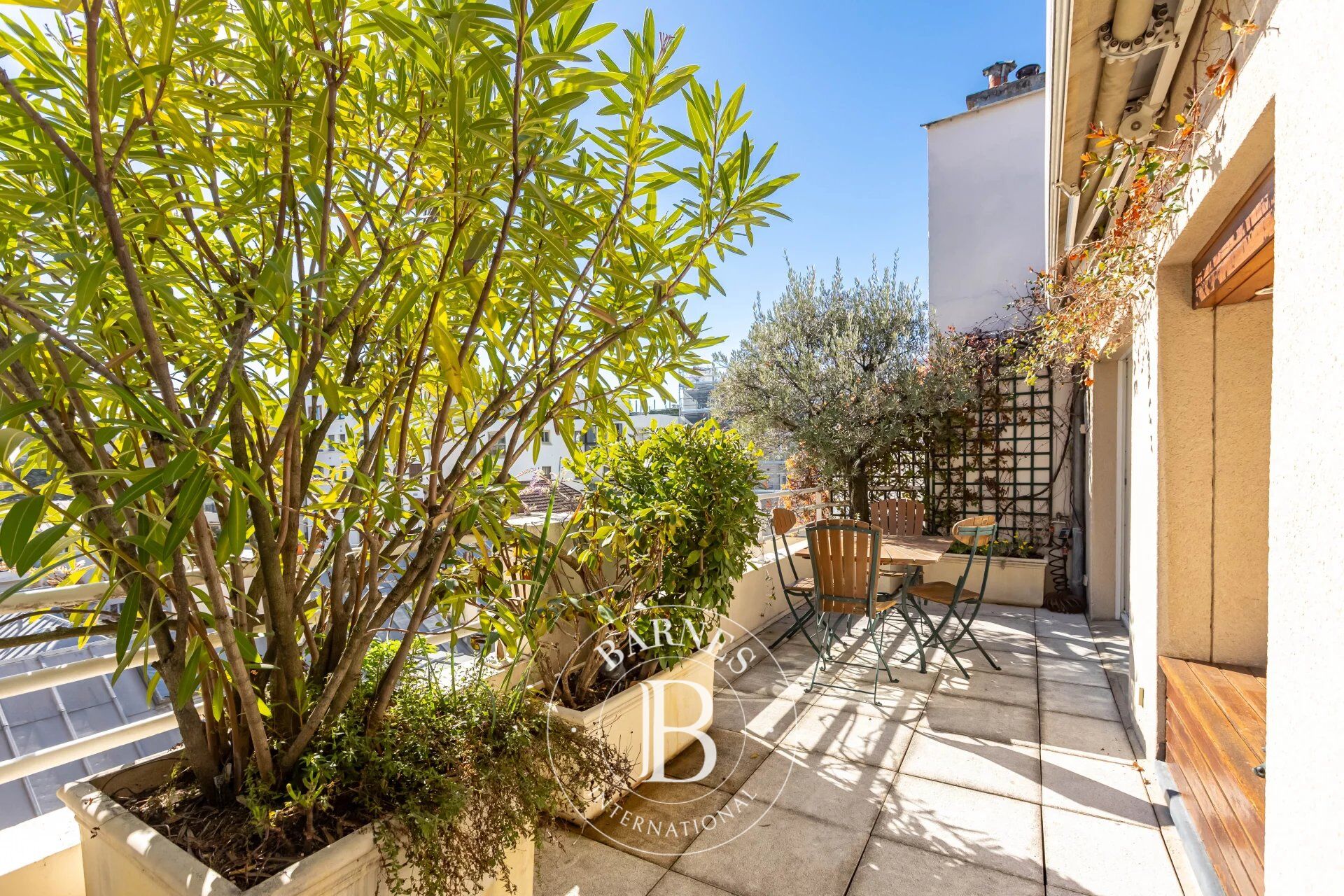 Exclusivité BARNES - RARE - Magnifique Duplex 130,11 m² (106.22 m² Carrez)  - Terrasse de 19,15 m² - 3 chambres - Parking - picture 2
