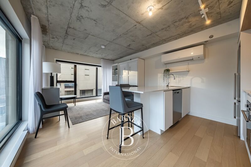 For Sale Apartment | Montréal (Ville-Marie) - picture 2