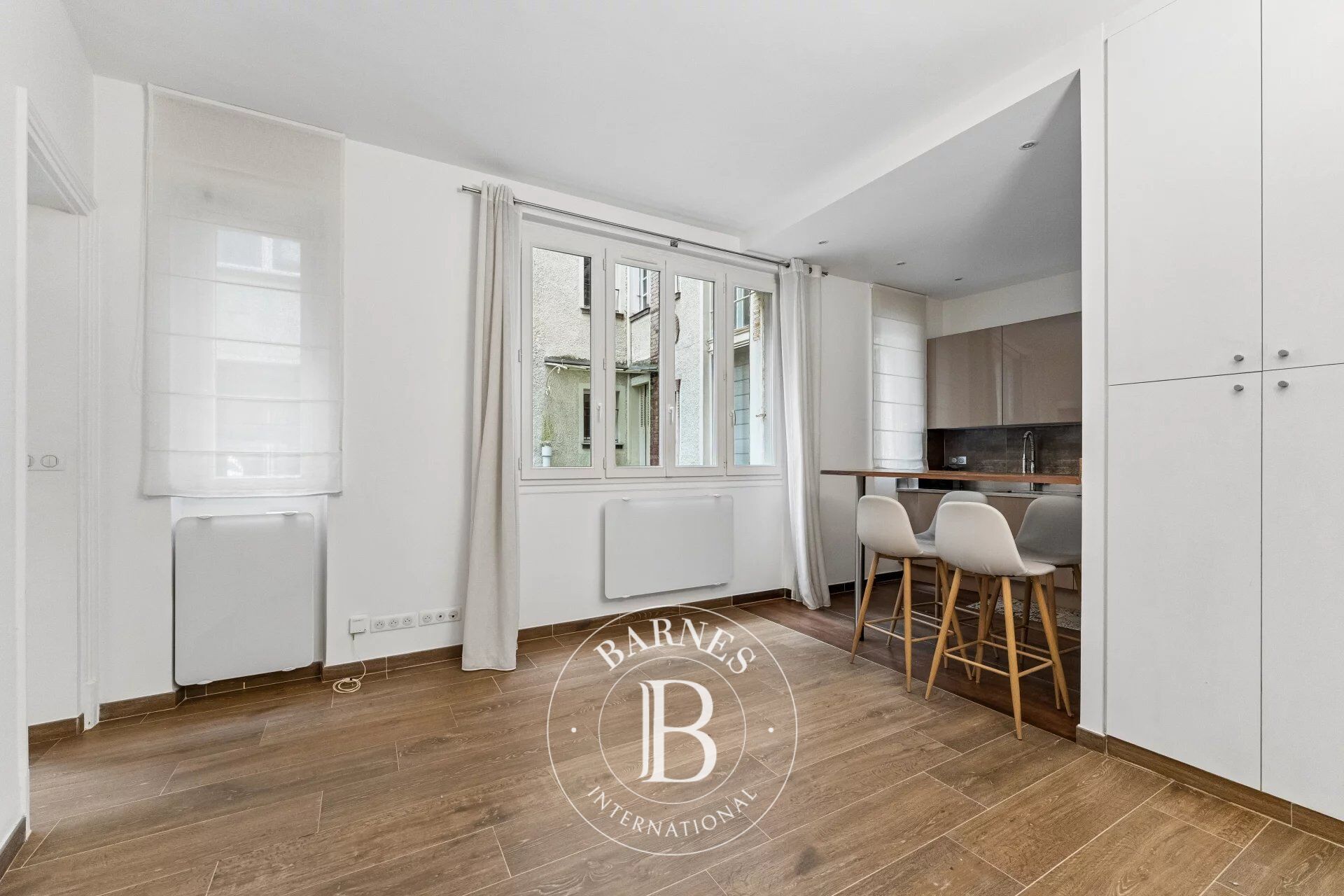 Paris 7 - Invalides - Souplex - Rénové - Calme. - picture 1