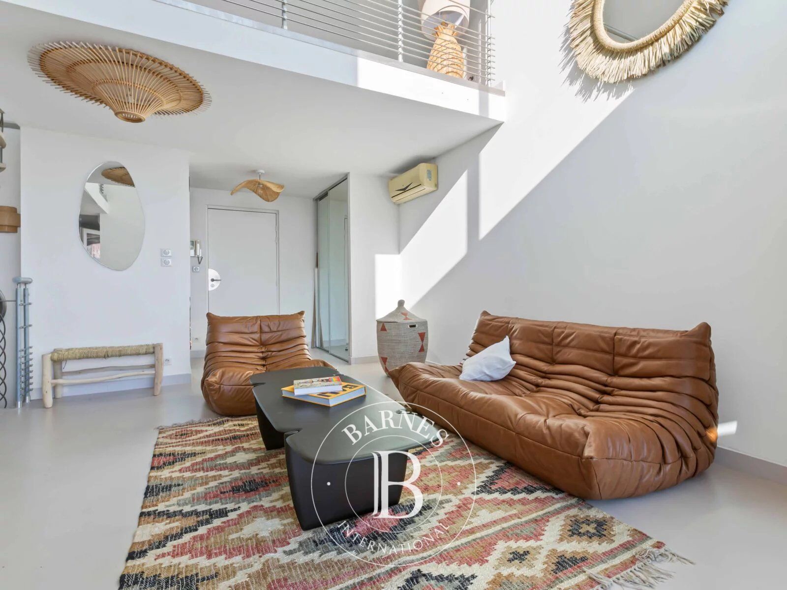 Furnished rental – Cassis – Town center – Furnished apartment – Sea view – Two terraces – Double parking - picture 3