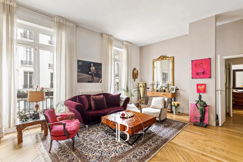 Paris 16 - Rue de la Pompe - Appartement en duplex rénové  - 2 chambres