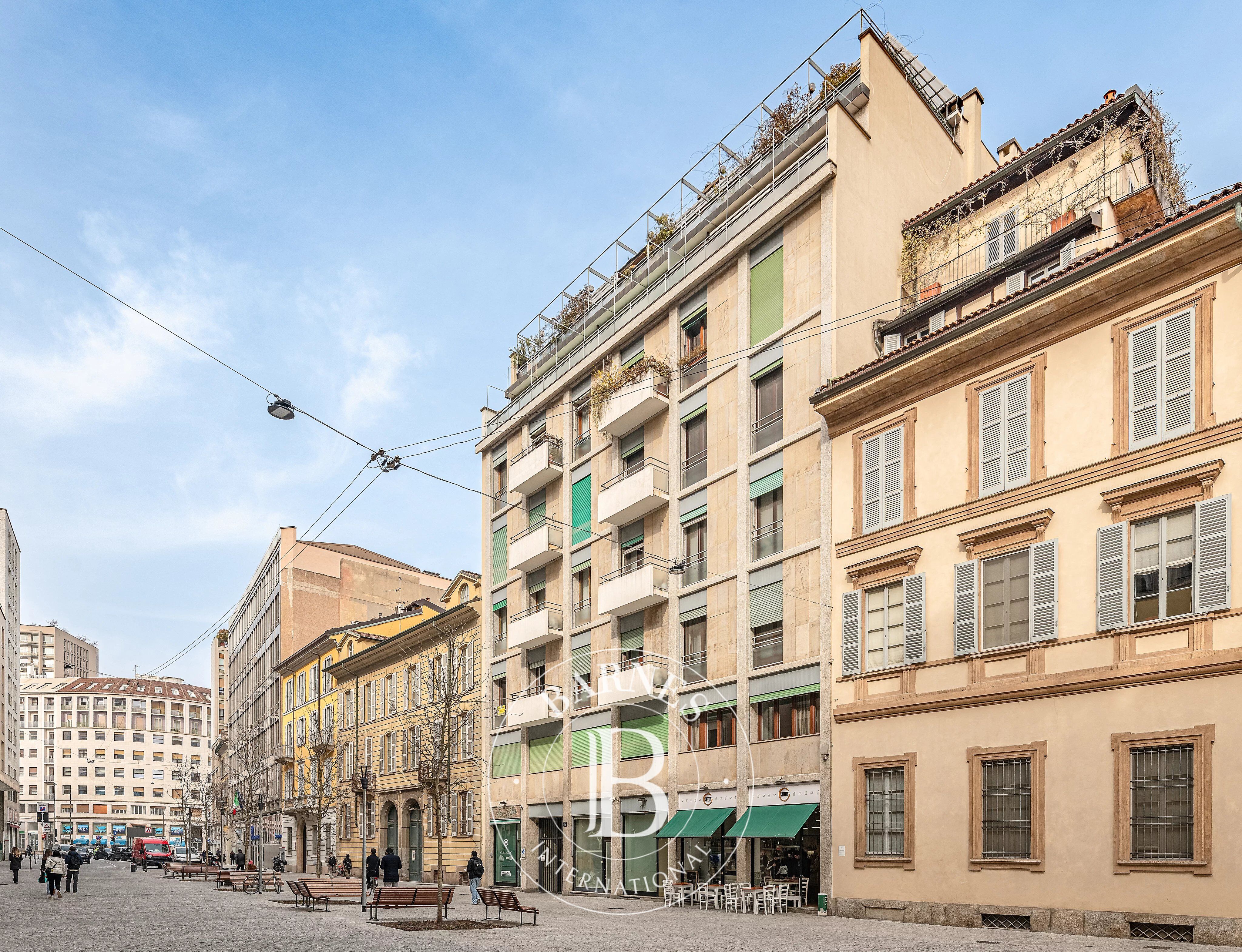 Exclusive commercial location between Torre Velasca and University Statale - picture 1