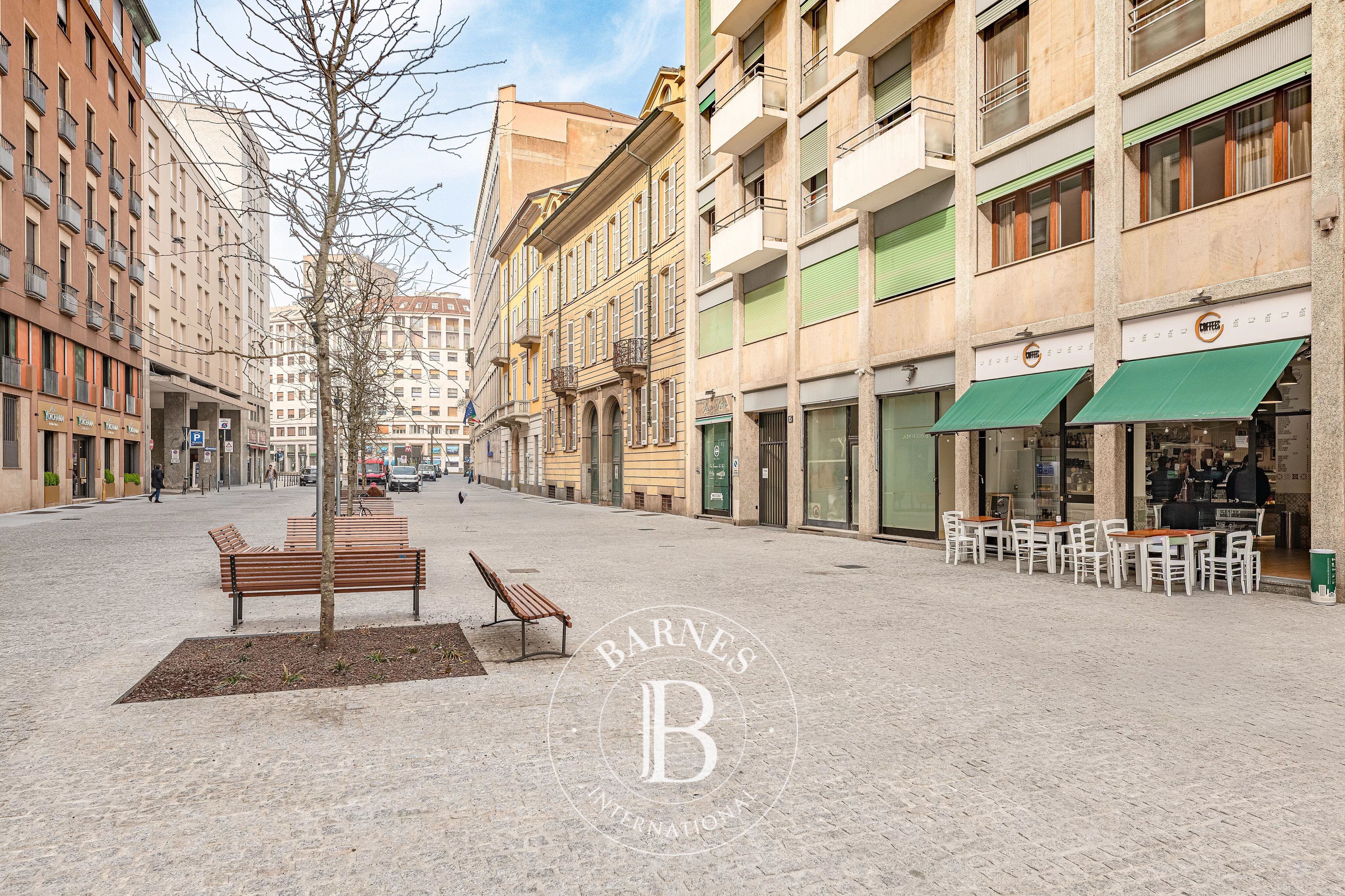 Exclusive commercial location between Torre Velasca and University Statale - picture 3