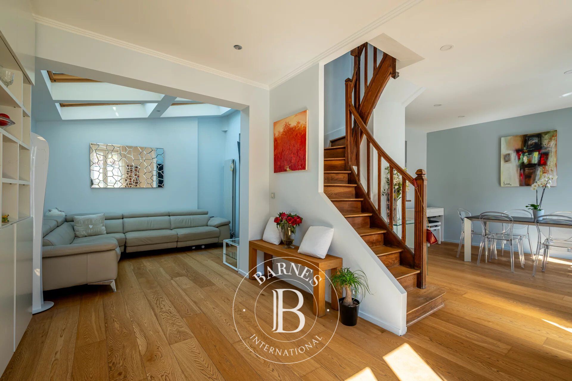 COURBEVOIE TOWNHOUSE WITH GARDEN - picture 3