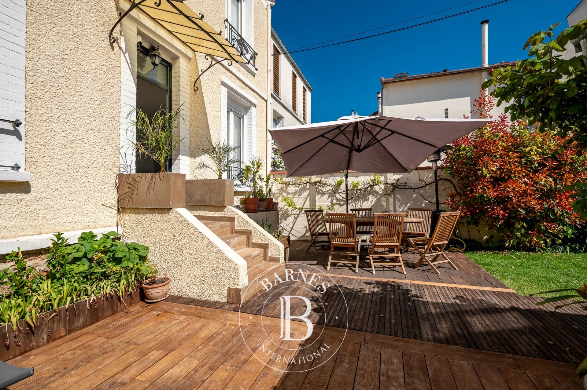 COURBEVOIE TOWNHOUSE WITH GARDEN - picture 1
