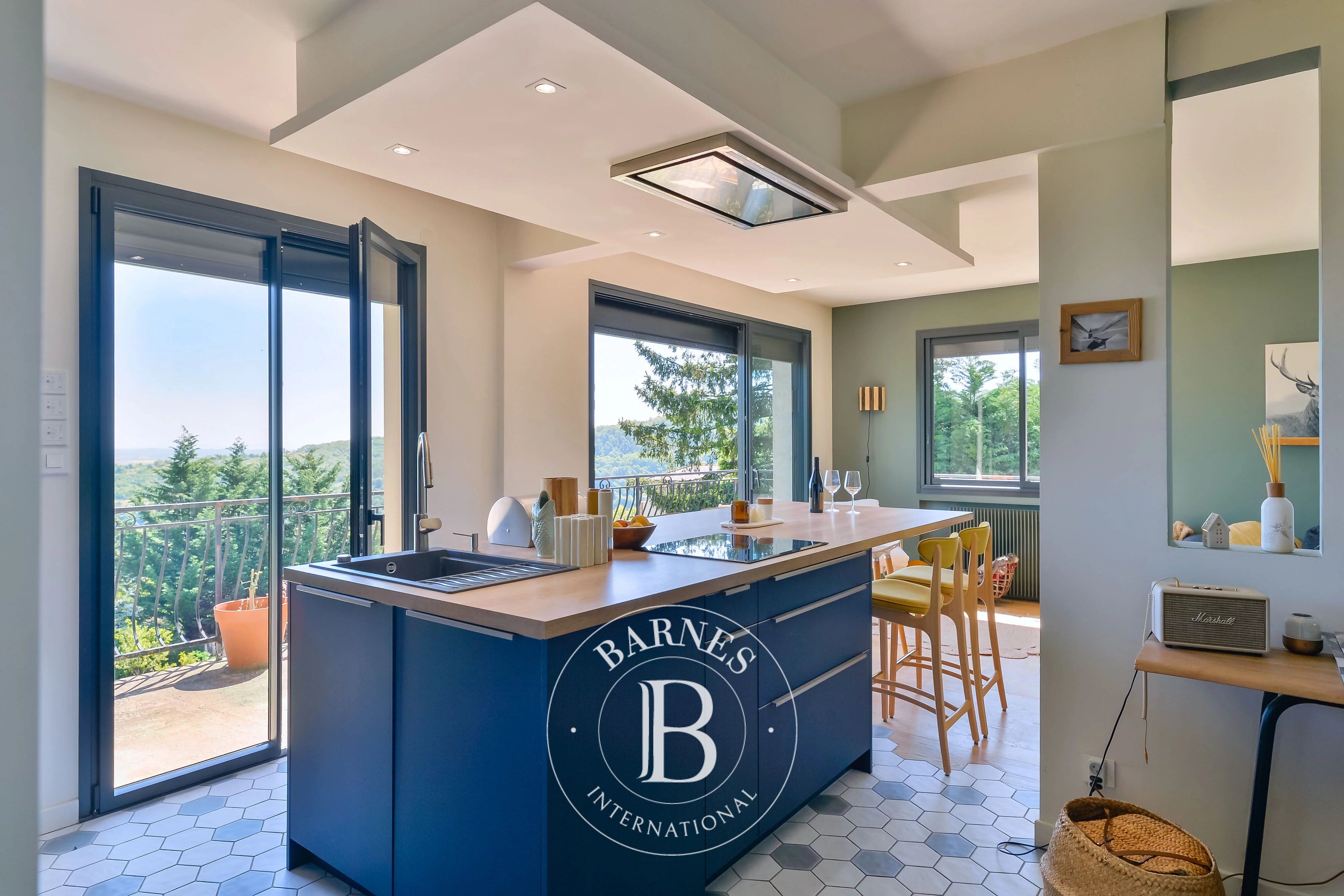 Poleymieux-au-Mont-d'Or – Maison familiale – Terrain de 2020 m² - 5 chambres - picture 3