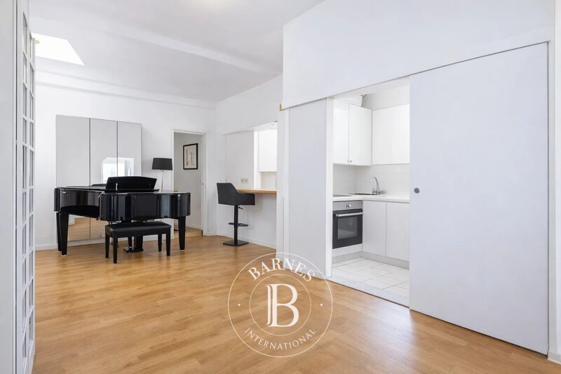 For Sale Apartment | Paris 8ème - picture 2