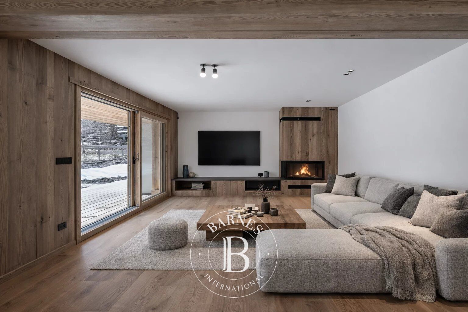 APPARTEMENT D’EXCEPTION À COMBLOUX – VUE PANORAMIQUE MONT-BLANC, TERRASSE ET JARDIN PRIVATIF - picture 1