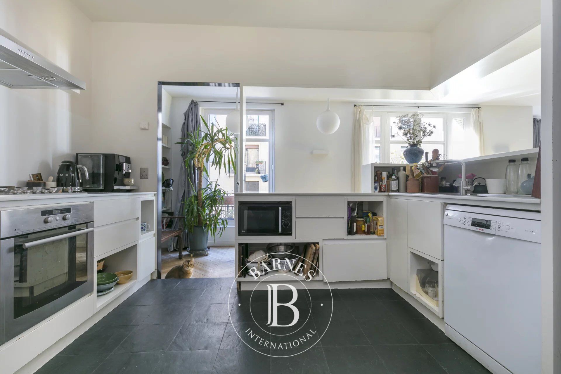 New Paris V: family apartment, Art Deco building, dual-aspect, 4 bedrooms - picture 3