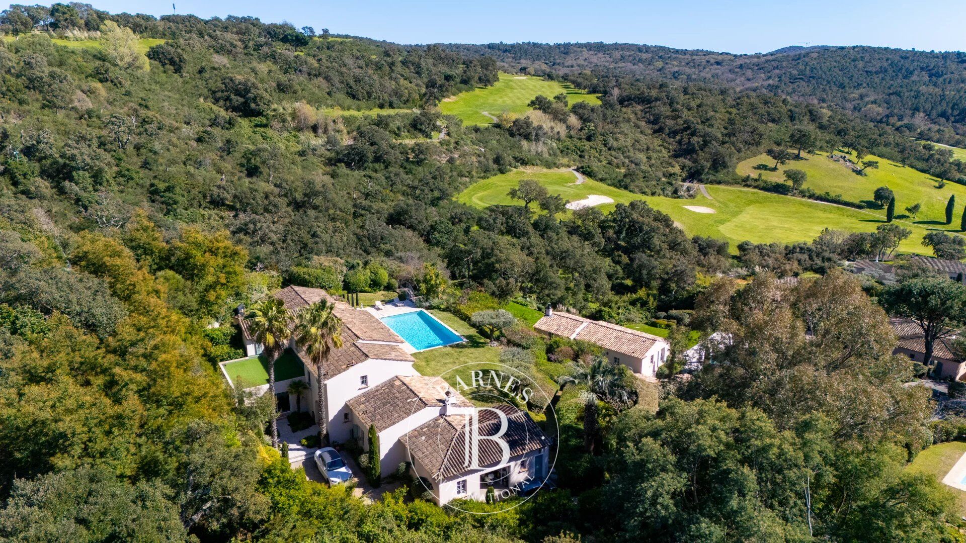 GASSIN– 6-BEDROOM VILLA – SWIMMING POOL - picture 1