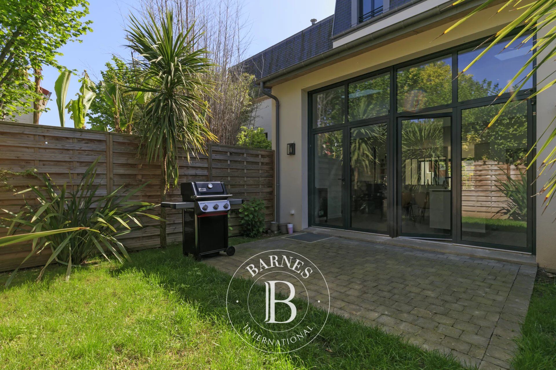 Haus Suresnes - picture 2