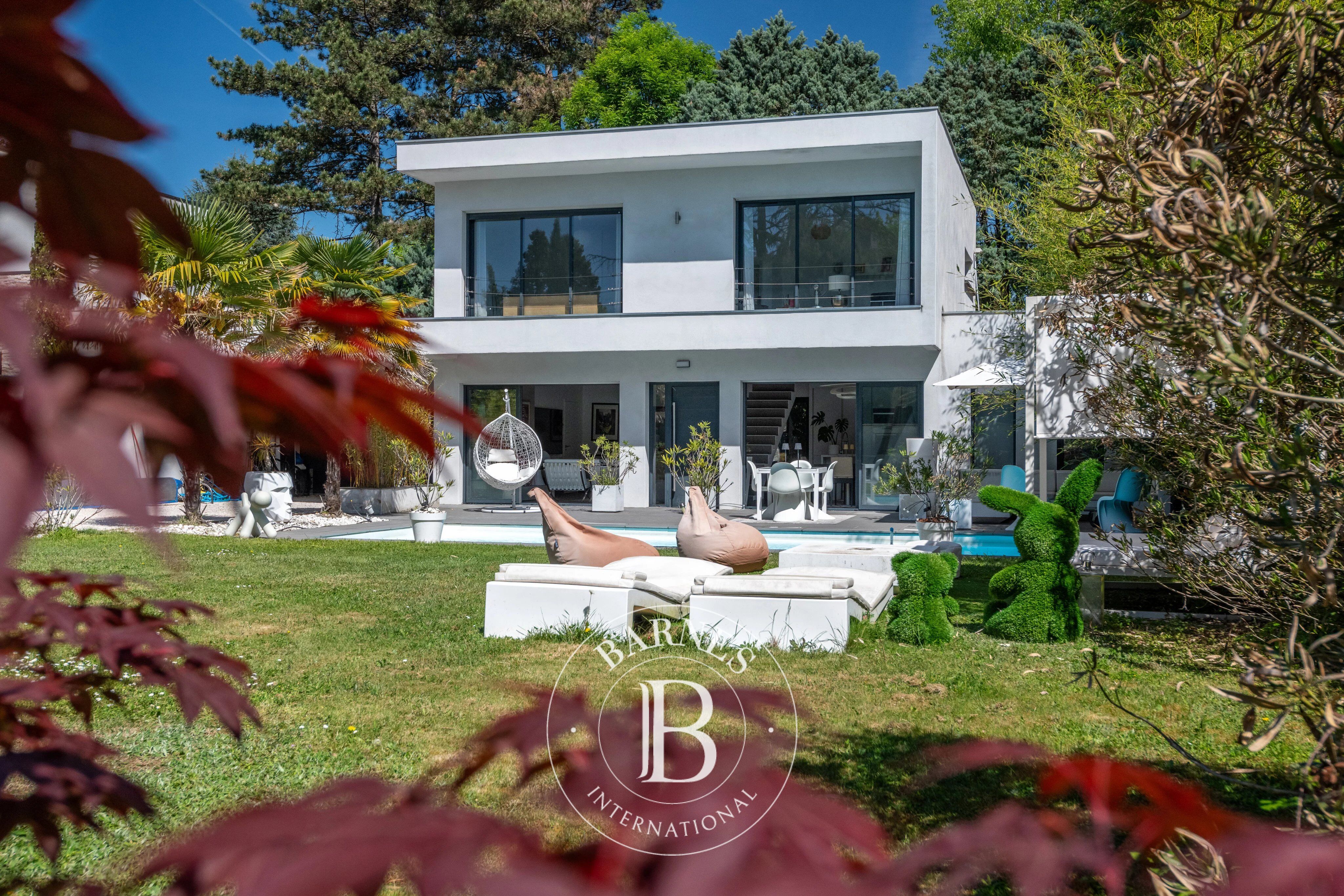 Maison contemporaine 135 m² – terrain 711 m² – 4 chambres – piscine - picture 2