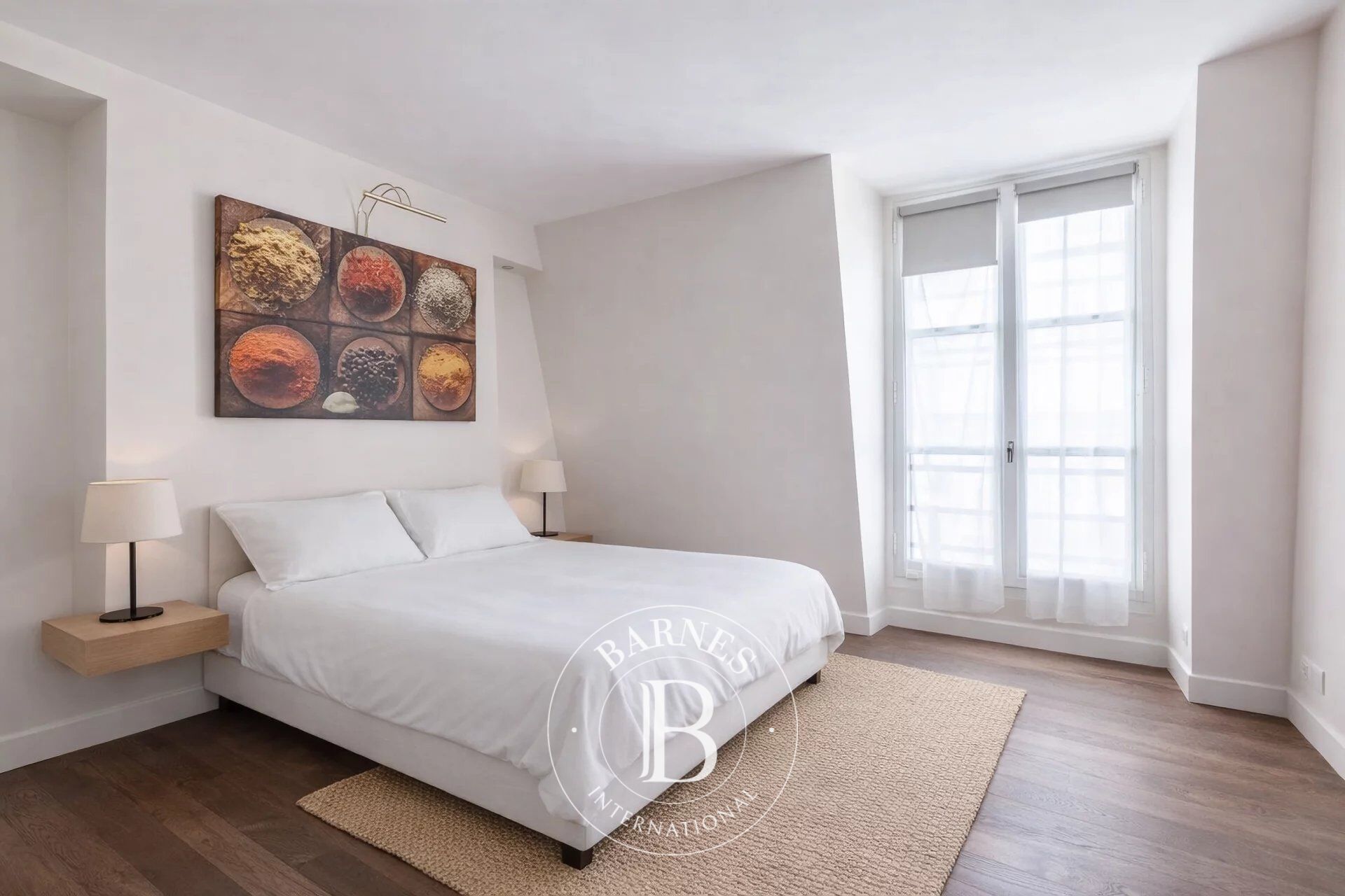 PARIS 1 - UPPER FLOOR - IDEAL PIED-A-TERRE - picture 3