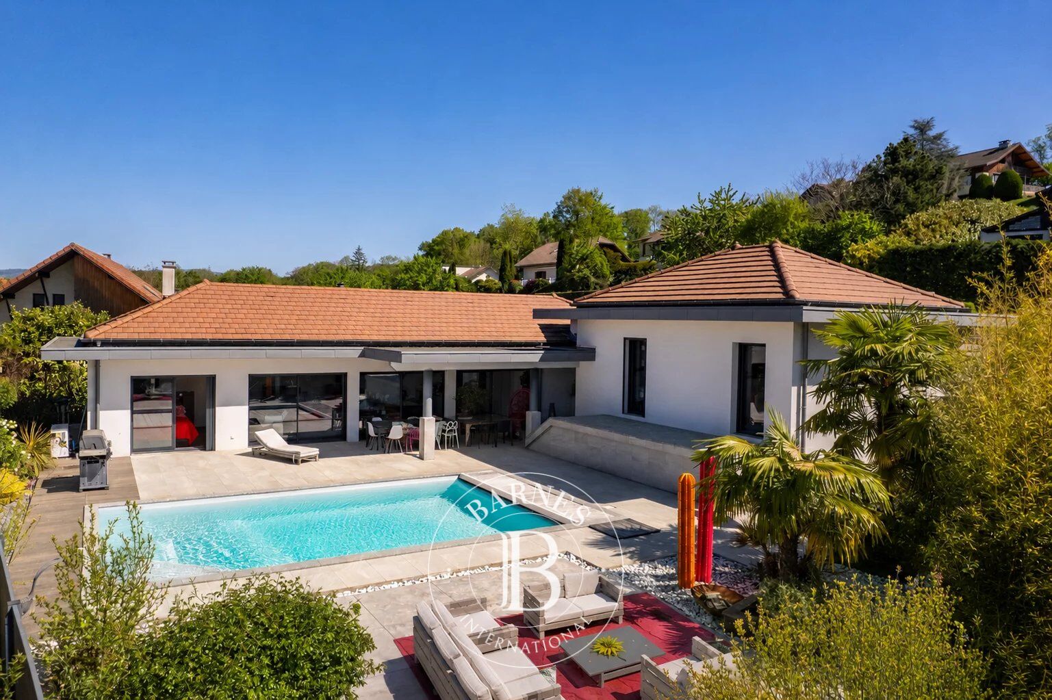 EXCLUSIVITÉ BARNES ANNECY | VILLA CONTEMPORAINE & ART DE RECEVOIR - AVEC ESPACES DE VIE ET PISCINE - picture 1