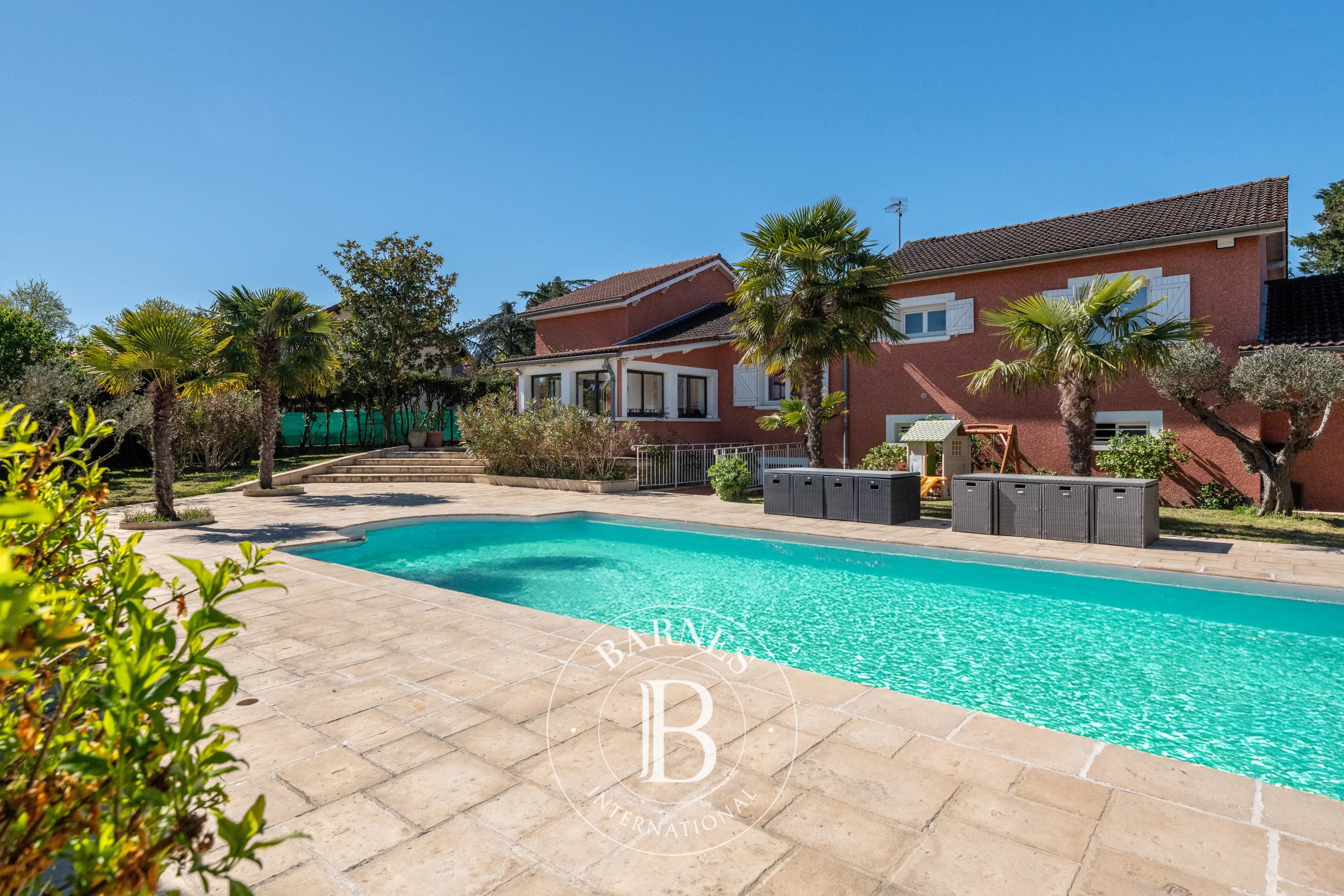 Casa La Tour-de-Salvagny - picture 1