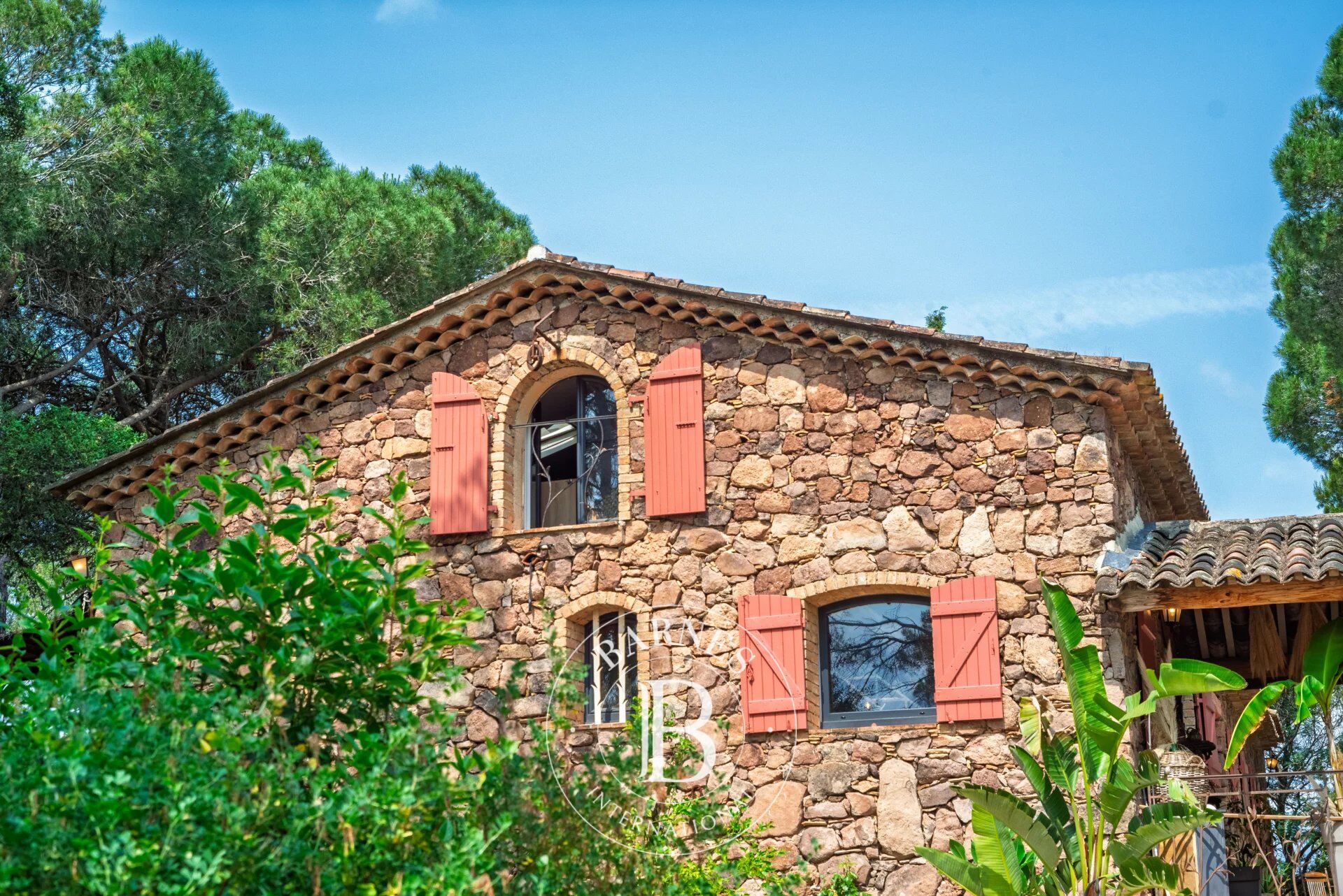 ROQUEBRUNE-SUR-ARGENS — Propriété de caractère — 200 m² — Terrain 1 ha — Piscine — Dépendances - picture 3