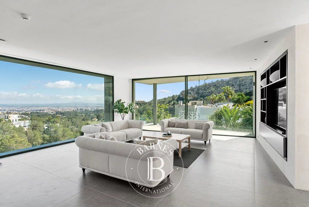 Villa neuve avec cinq chambres offrant une vue sur Palma et la Méditerranée - picture 3