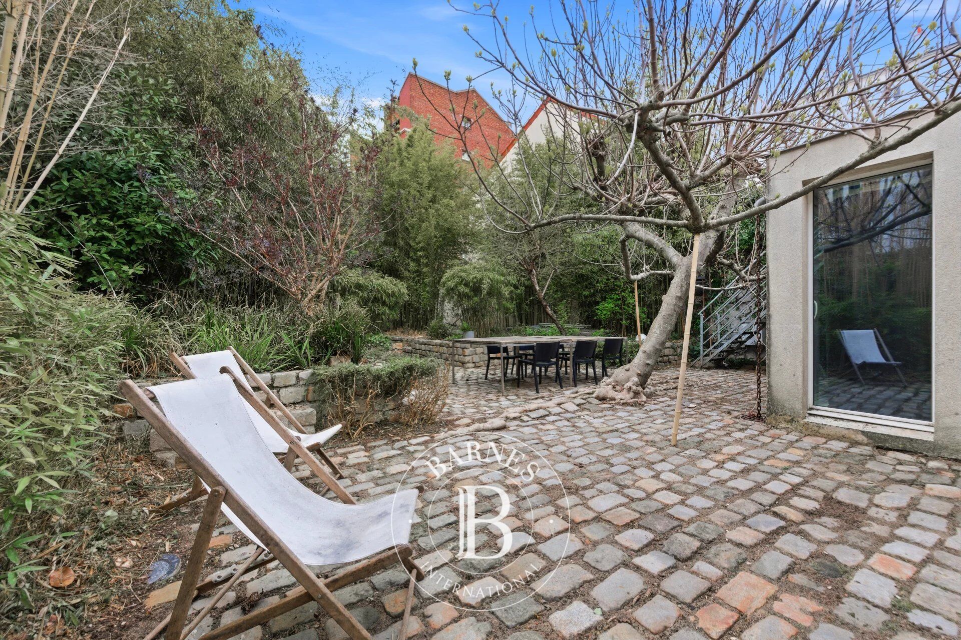 House Vincennes - picture 1