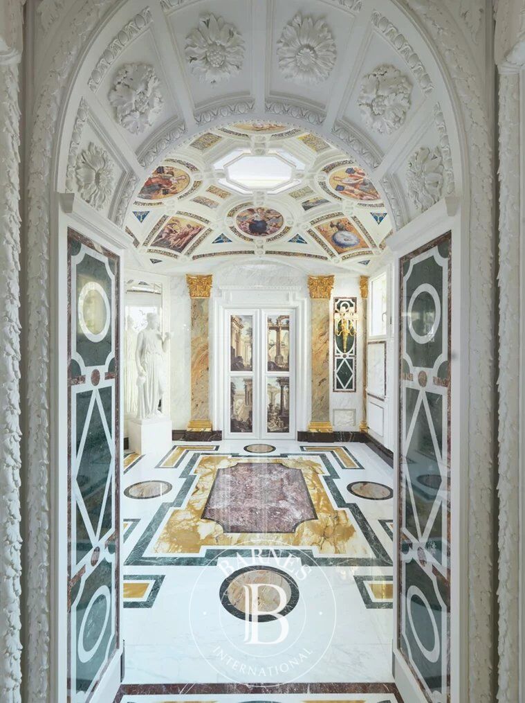 Paris 16 – Auteuil – Exceptional Private Mansion - picture 1