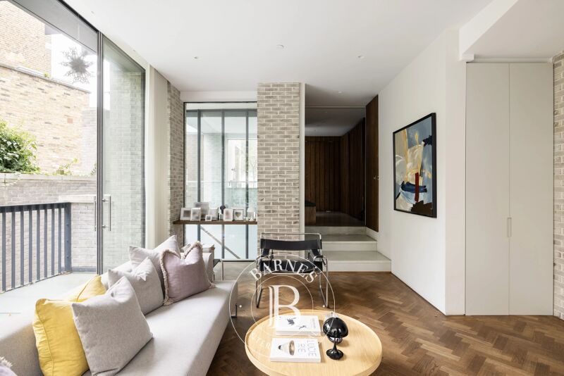 For Rent House | London - picture 2