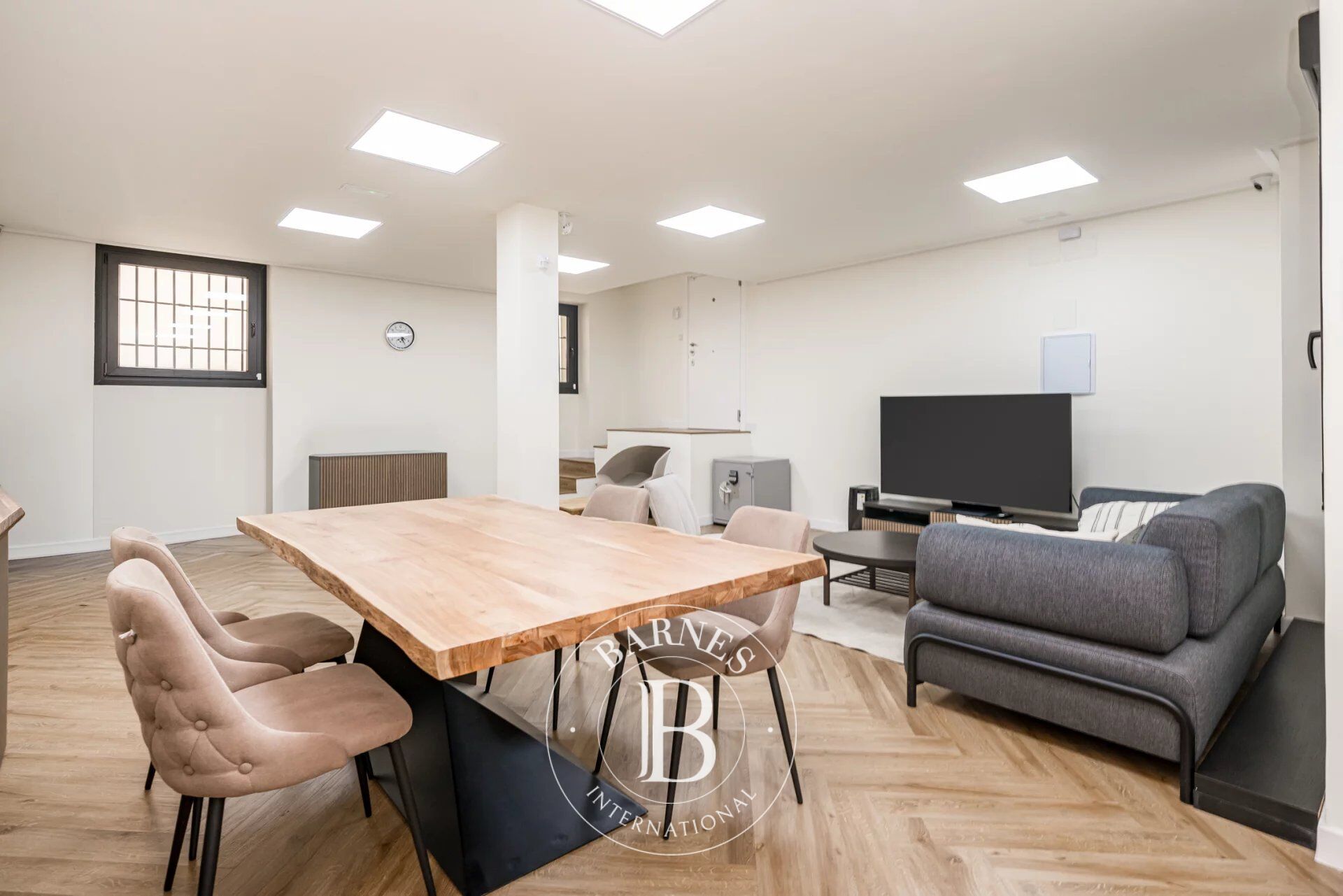 Immobile ristrutturato con grande potenziale a Goya - picture 2