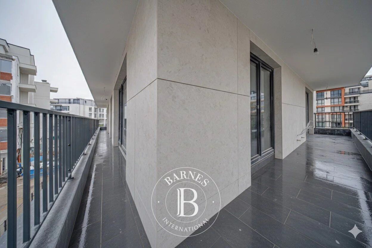 New, southern two-bedroom apartment in a boutique building next to Mall Paradise - picture 3