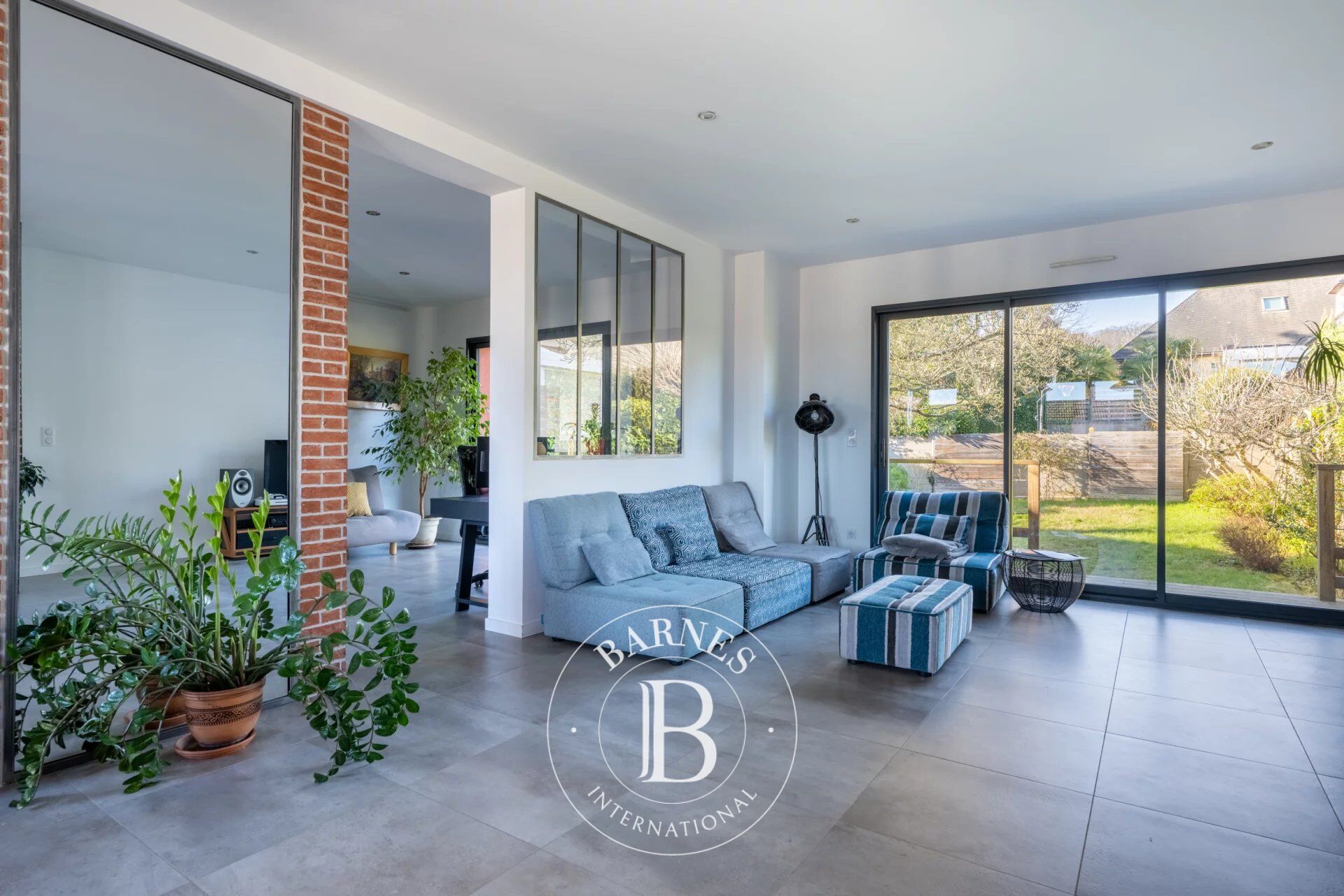 Viroflay RD limite Chaville – Maison contemporaine de 2016 - 184 m² 5ch - Jardin - Garage. - picture 3