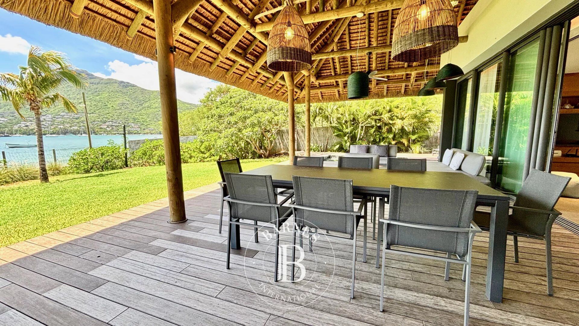 BLACK RIVER – Seafront Villa – 3 Bedrooms - picture 2