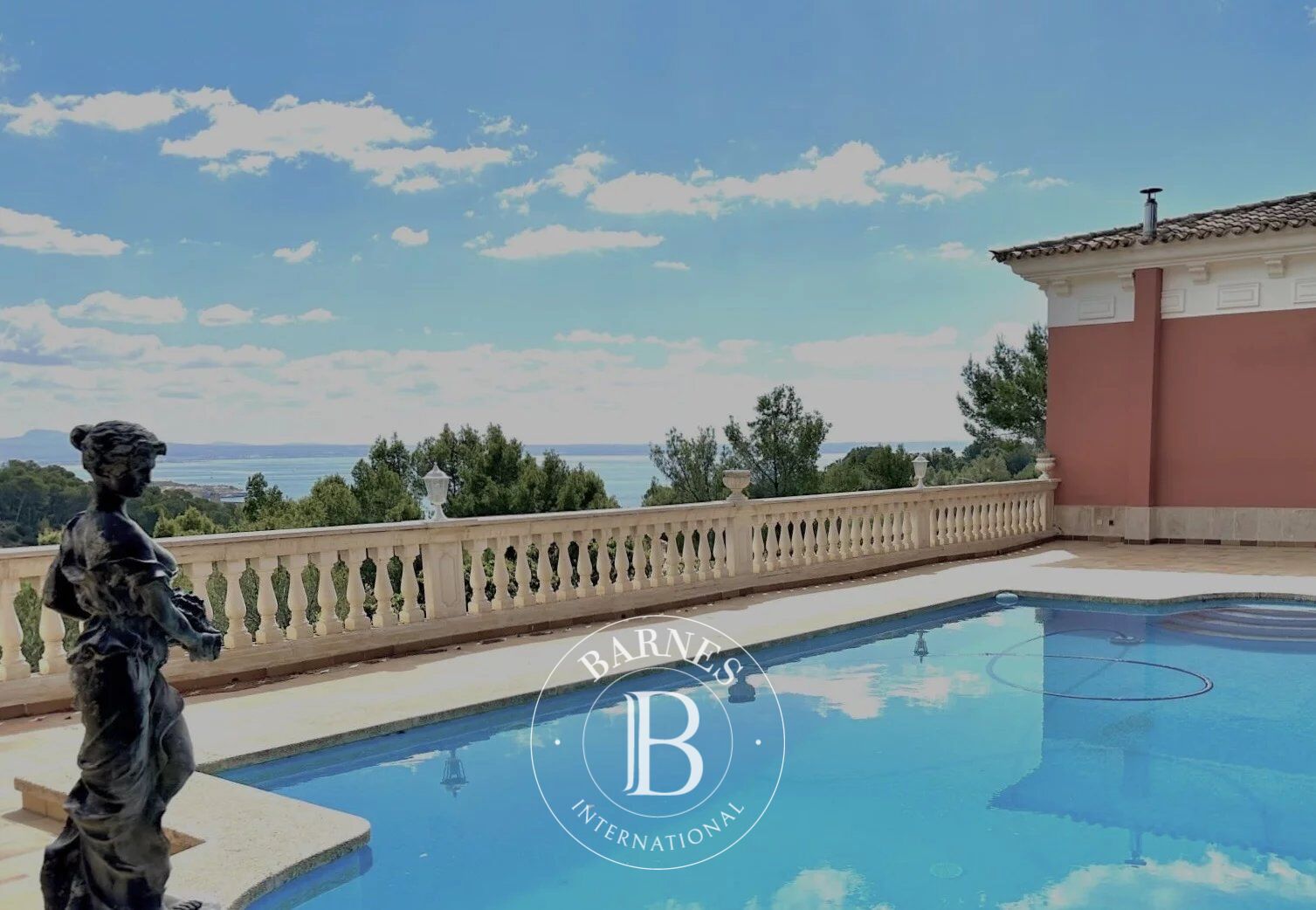 Espaciosa villa con vistas al mar para alquiler a largo plazo en Castillo de Bendinat - picture 1