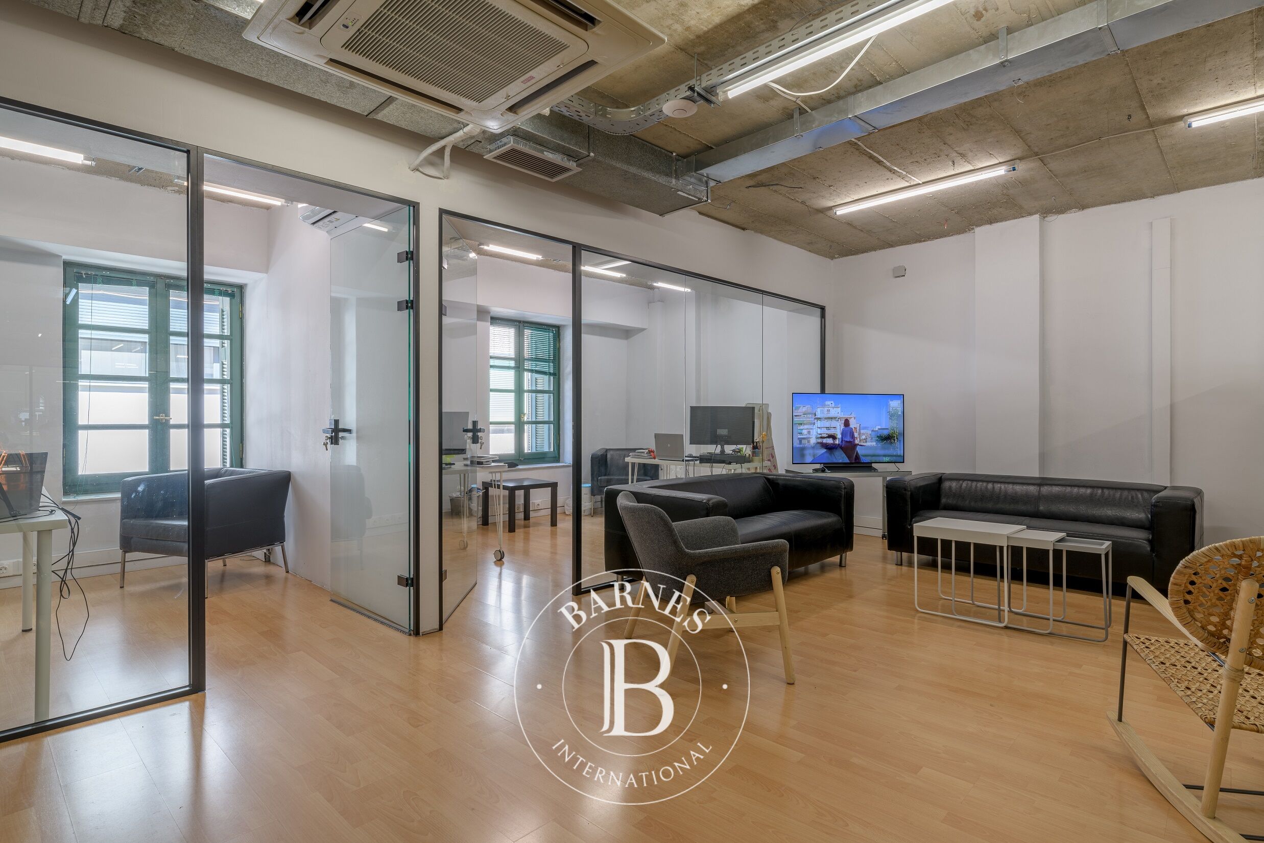 Beautiful Property in a Central Location - Exarchia - picture 1