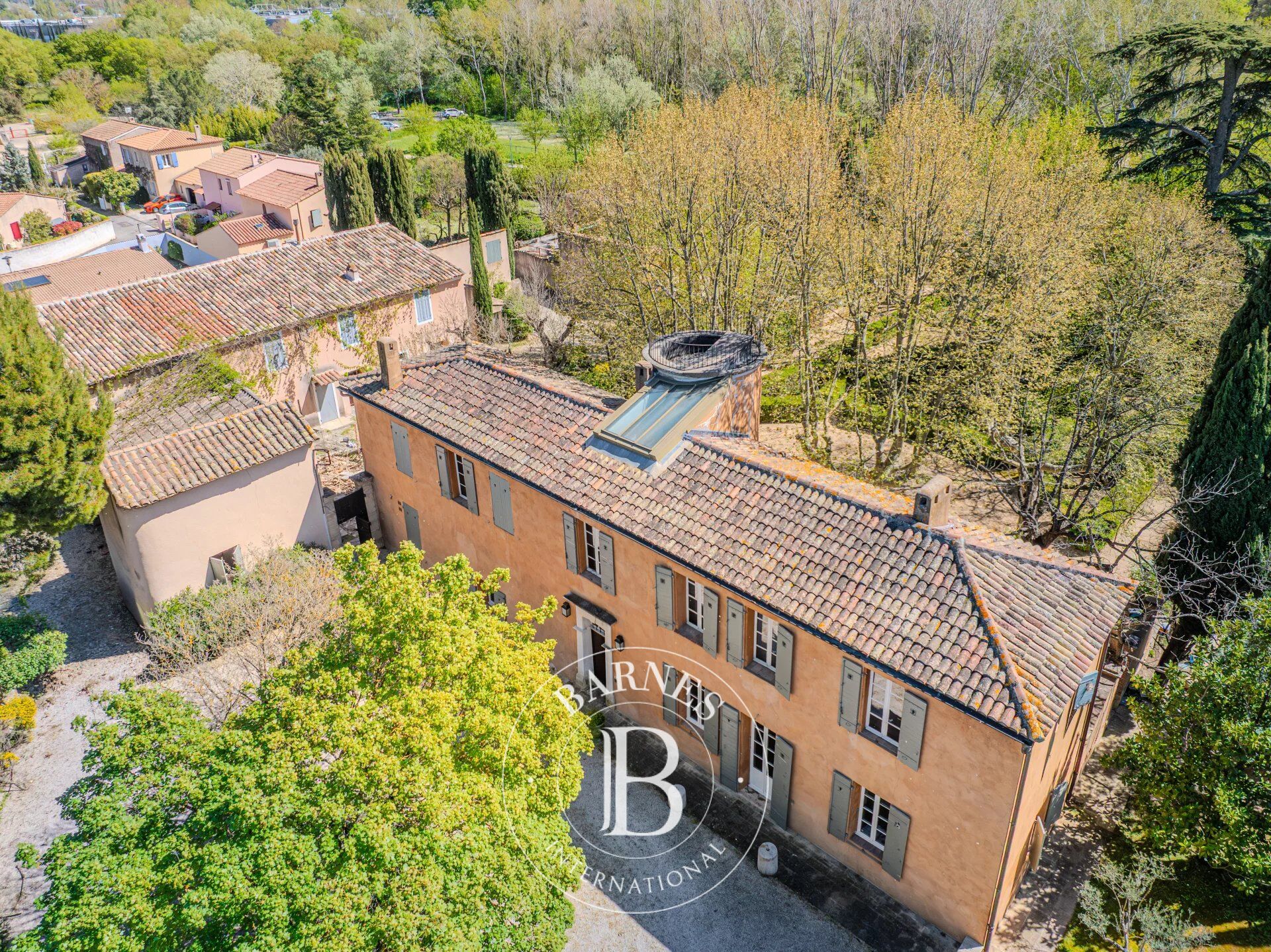 AIX-EN-PROVENCE – BASTIDE, FARMHOUSE & OUTBUILDINGS – 800 SQM – 5,000 SQM GARDEN – SWIMMING POOL – TENNIS COURT - picture 1