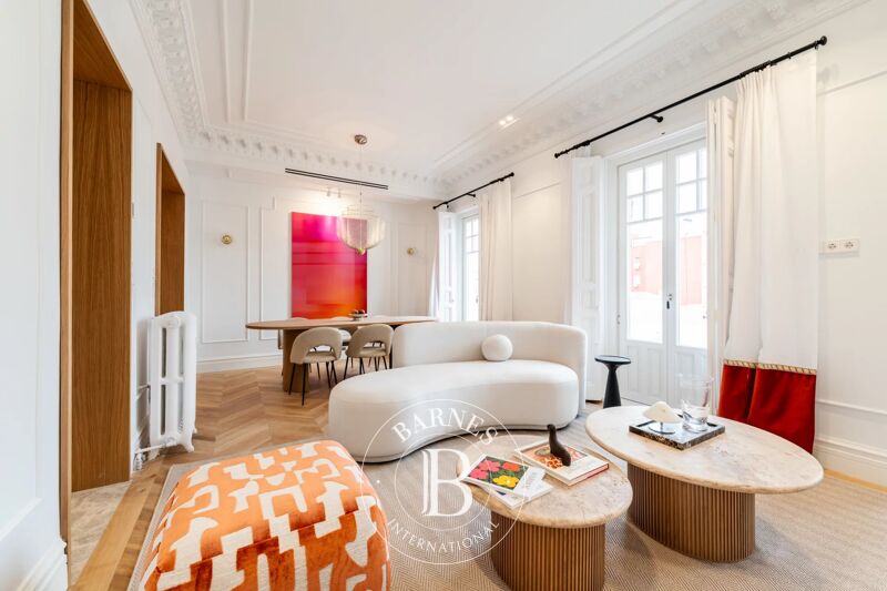 Appartement exclusif entièrement rénové au cœur de Salamanca – Lista