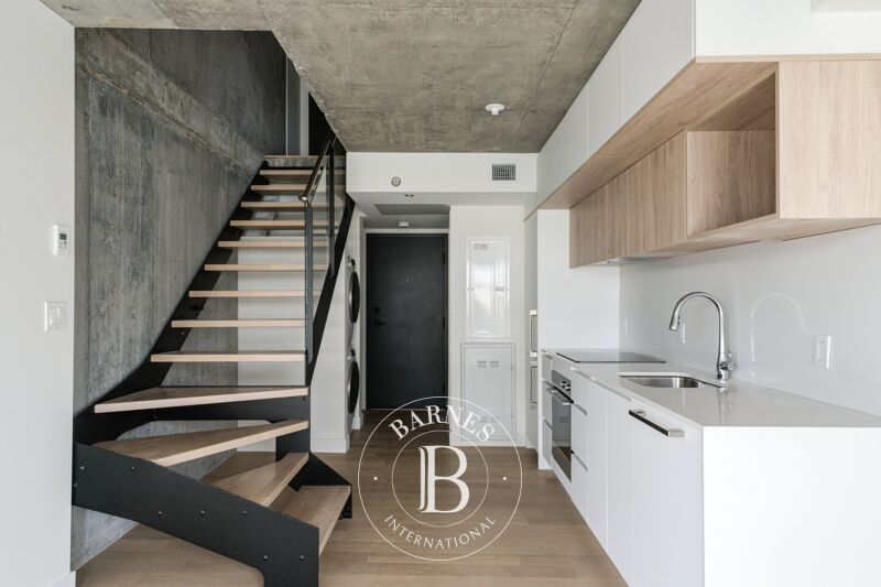 For Sale Apartment | Montréal (Ville-Marie) - picture 2
