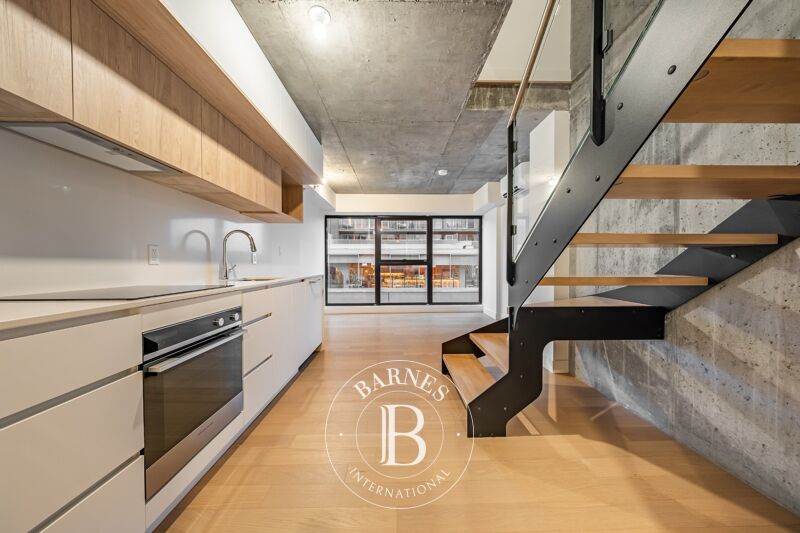 For Sale Apartment | Montréal (Ville-Marie) - picture 1