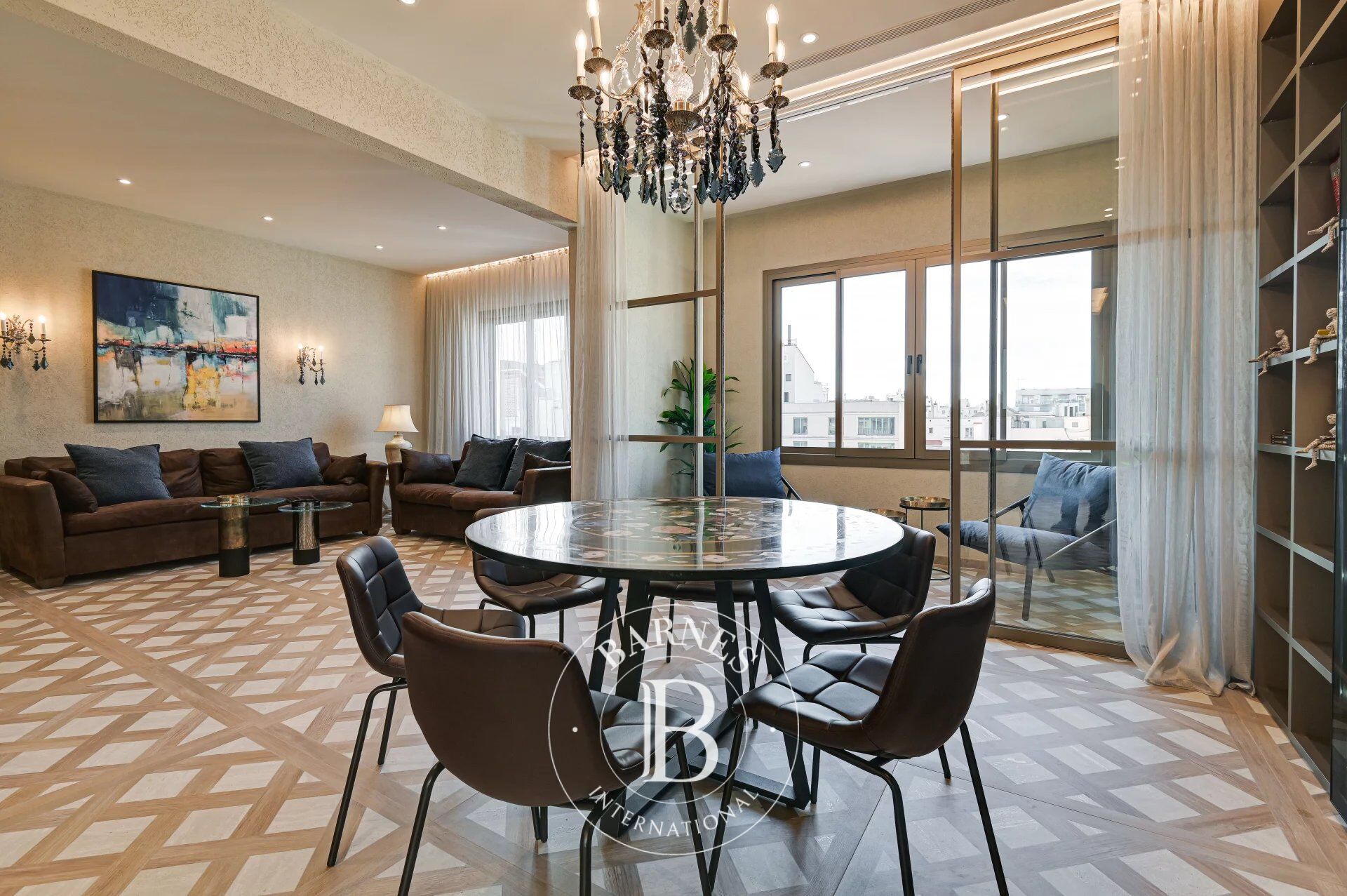 Barnes Exclusive – Elegance and Light at the Top of Dreta de l’Eixample, Steps from Passeig de Gràcia - picture 1