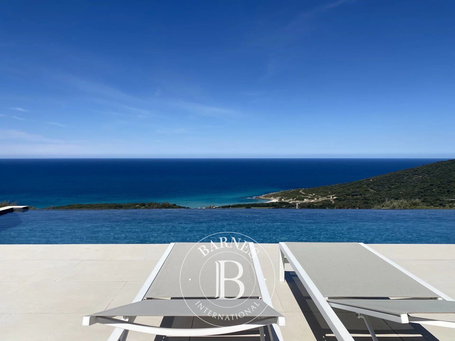 Corbara, villa 4 chambres, piscine à débordement, vue mer imprenable, proche plage - picture 2