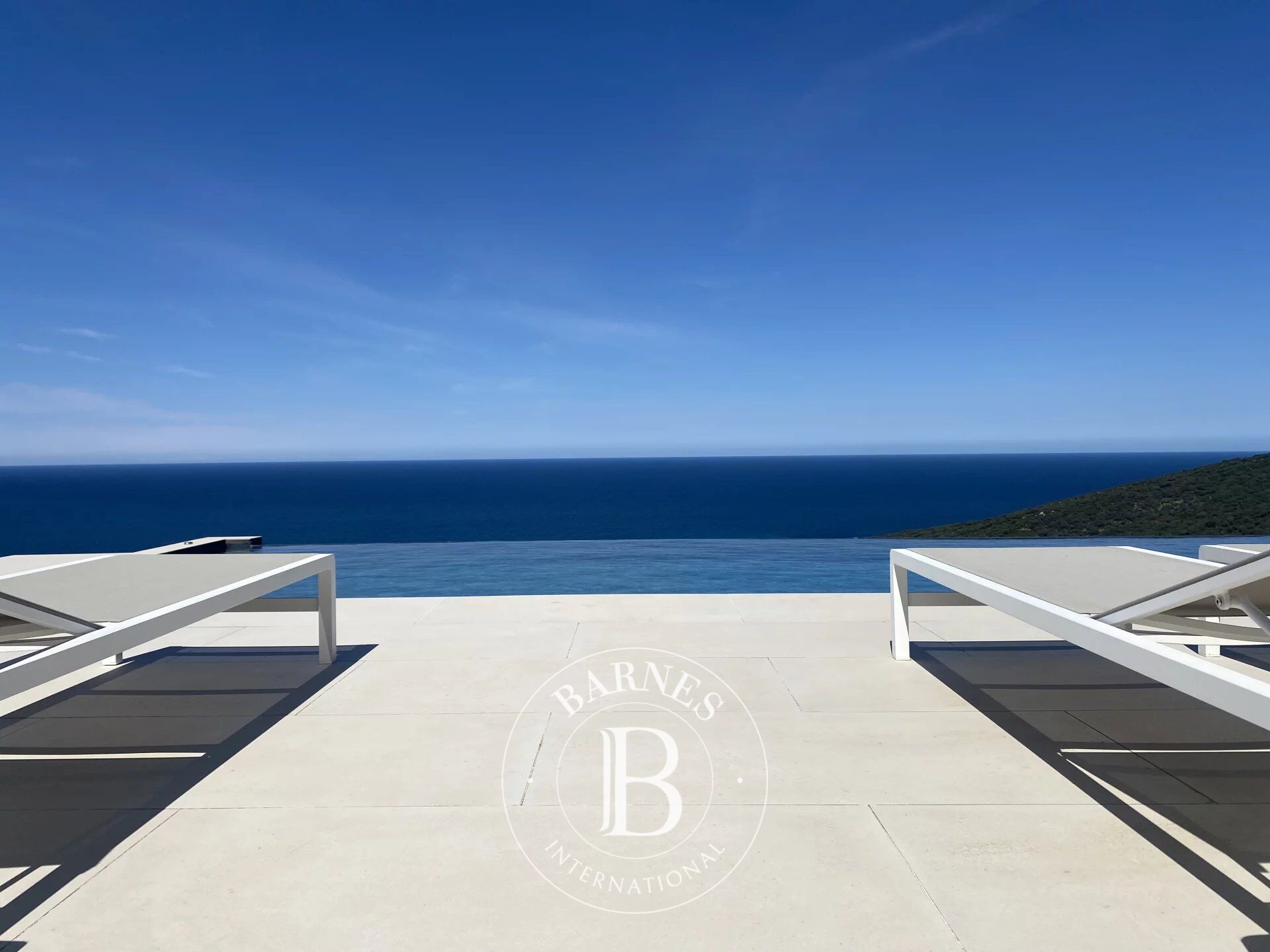 Corbara, villa 4 chambres, piscine à débordement, vue mer imprenable, proche plage - picture 1