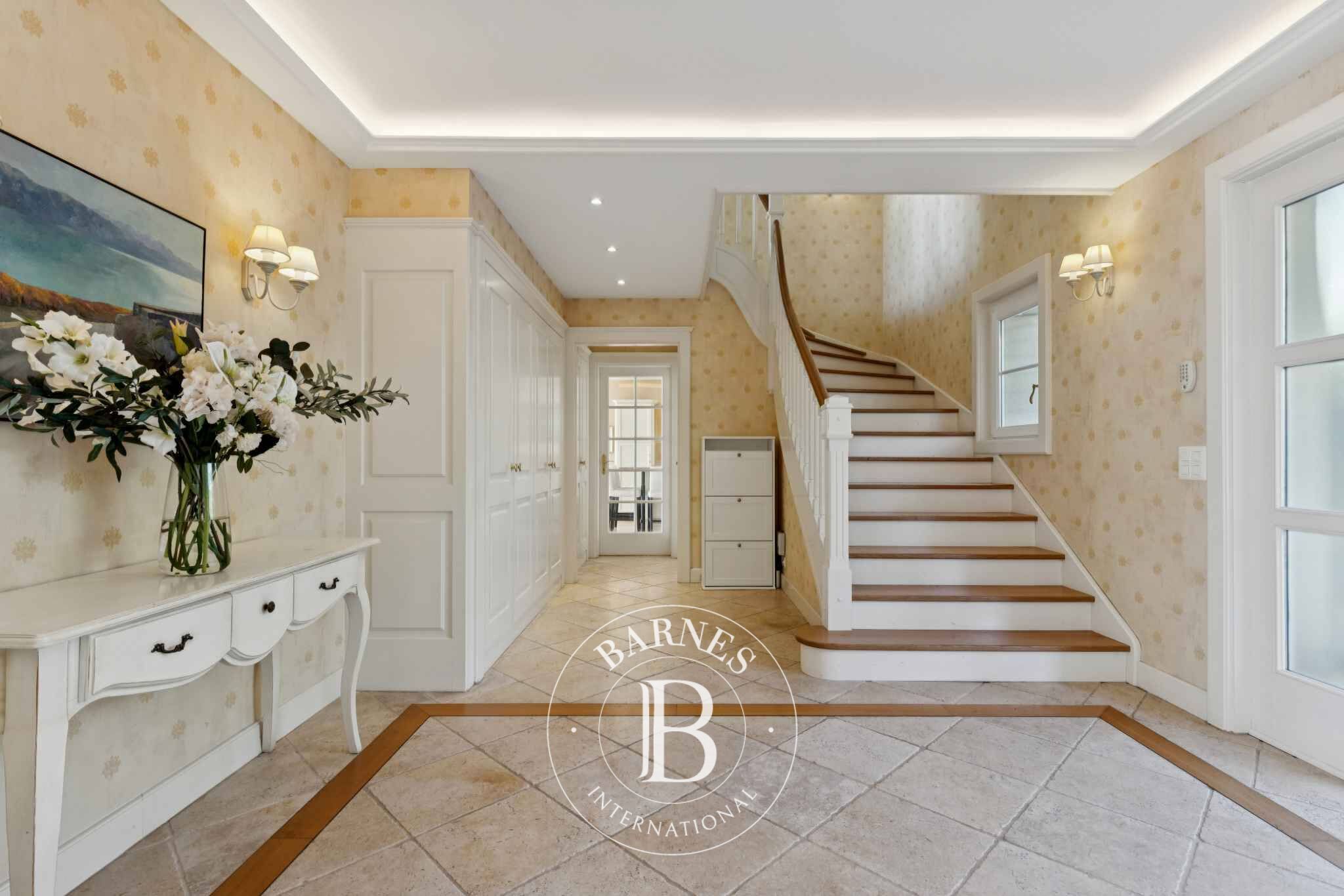 Villa Lutry - picture 2