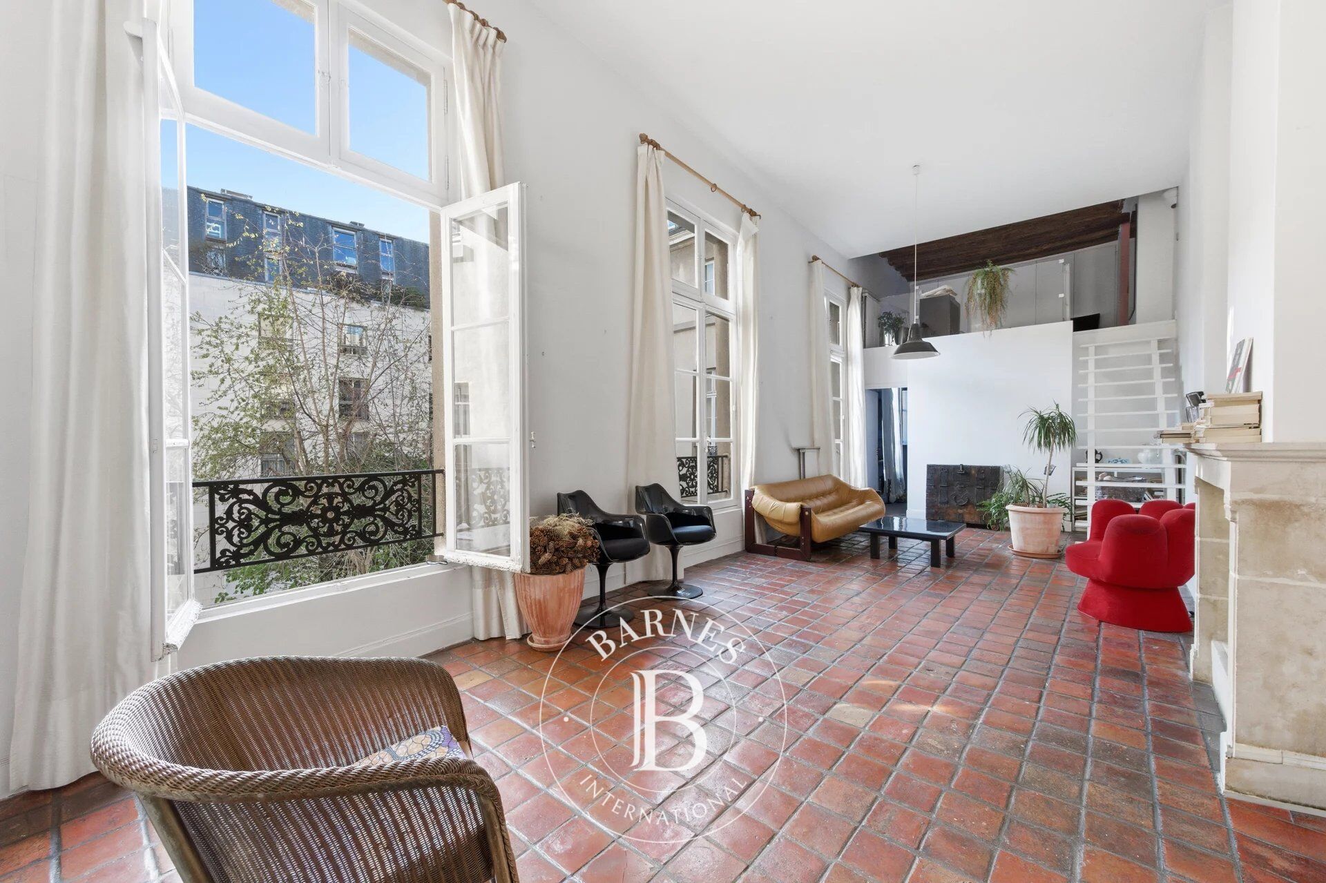 Apartment for sale - Paris 3 - Rue de Thorigny - Garden view - Great volume - Rare find - picture 3