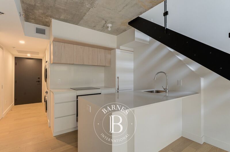 For Sale Apartment | Montréal (Ville-Marie) - picture 3